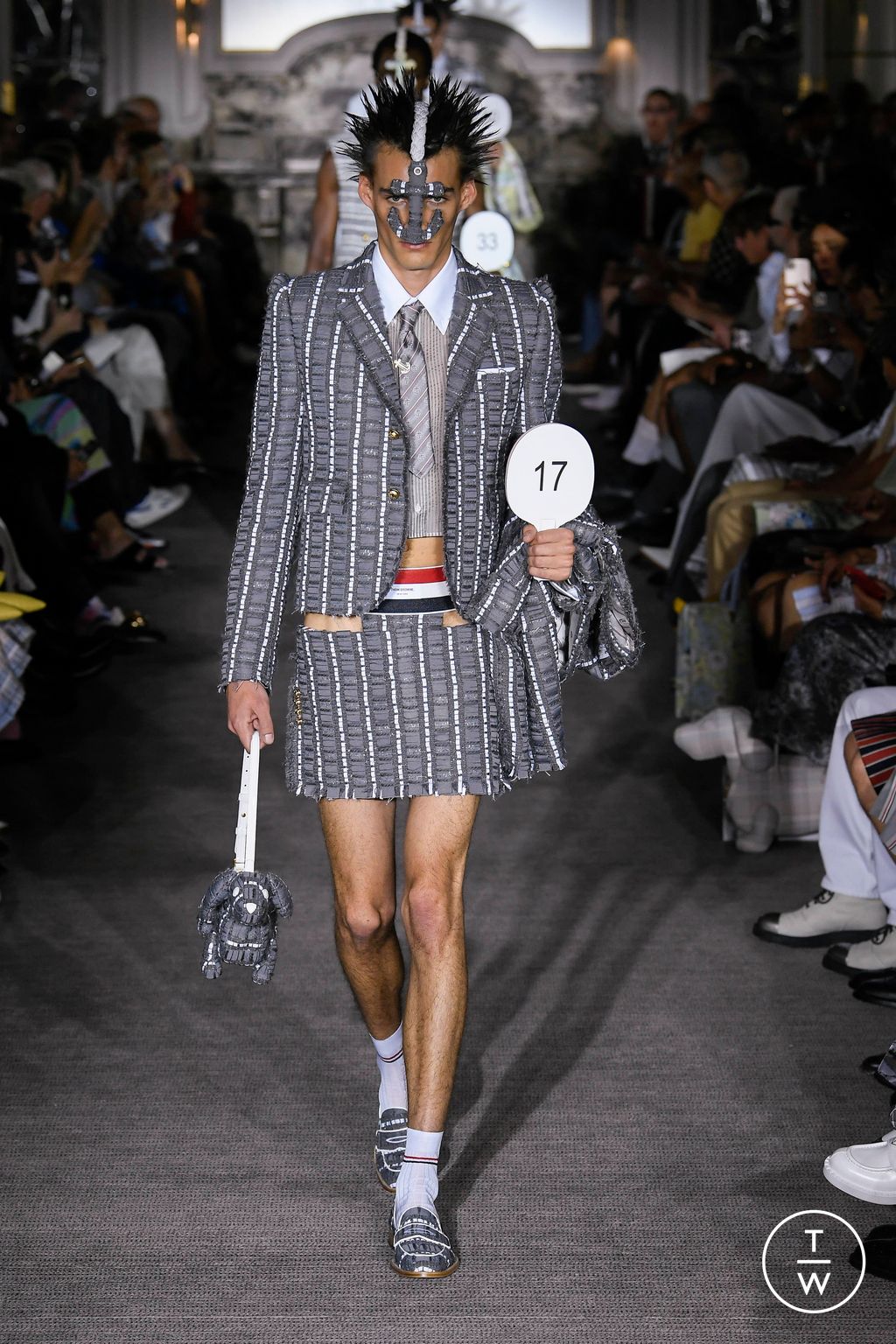 Fashion Week Paris Spring/Summer 2023 look 37 from the Thom Browne collection 男装