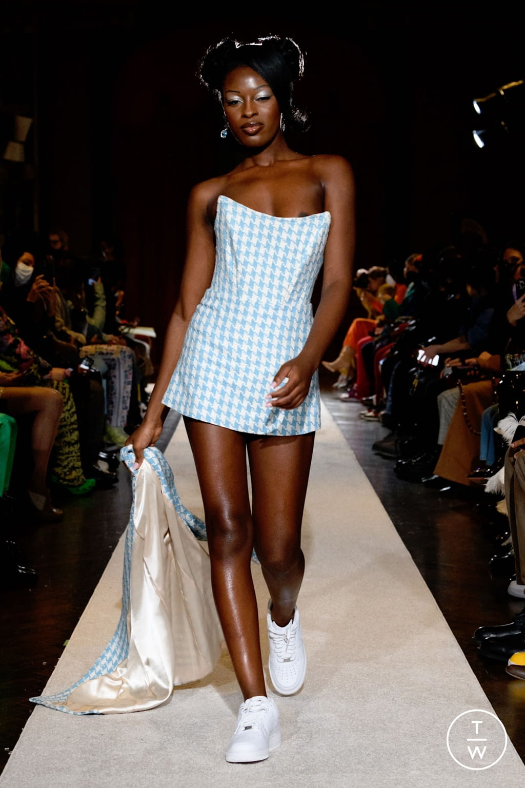 Fashion Week New York Fall/Winter 2022 look 5 de la collection Tia Adeola womenswear