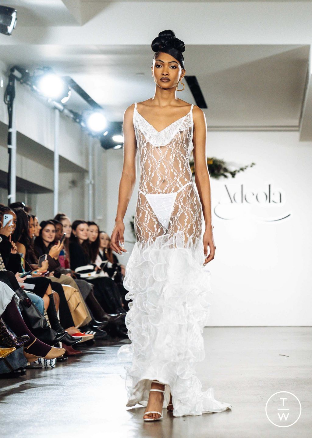 Fashion Week New York Fall/Winter 2023 look 1 from the Tia Adeola collection 女装