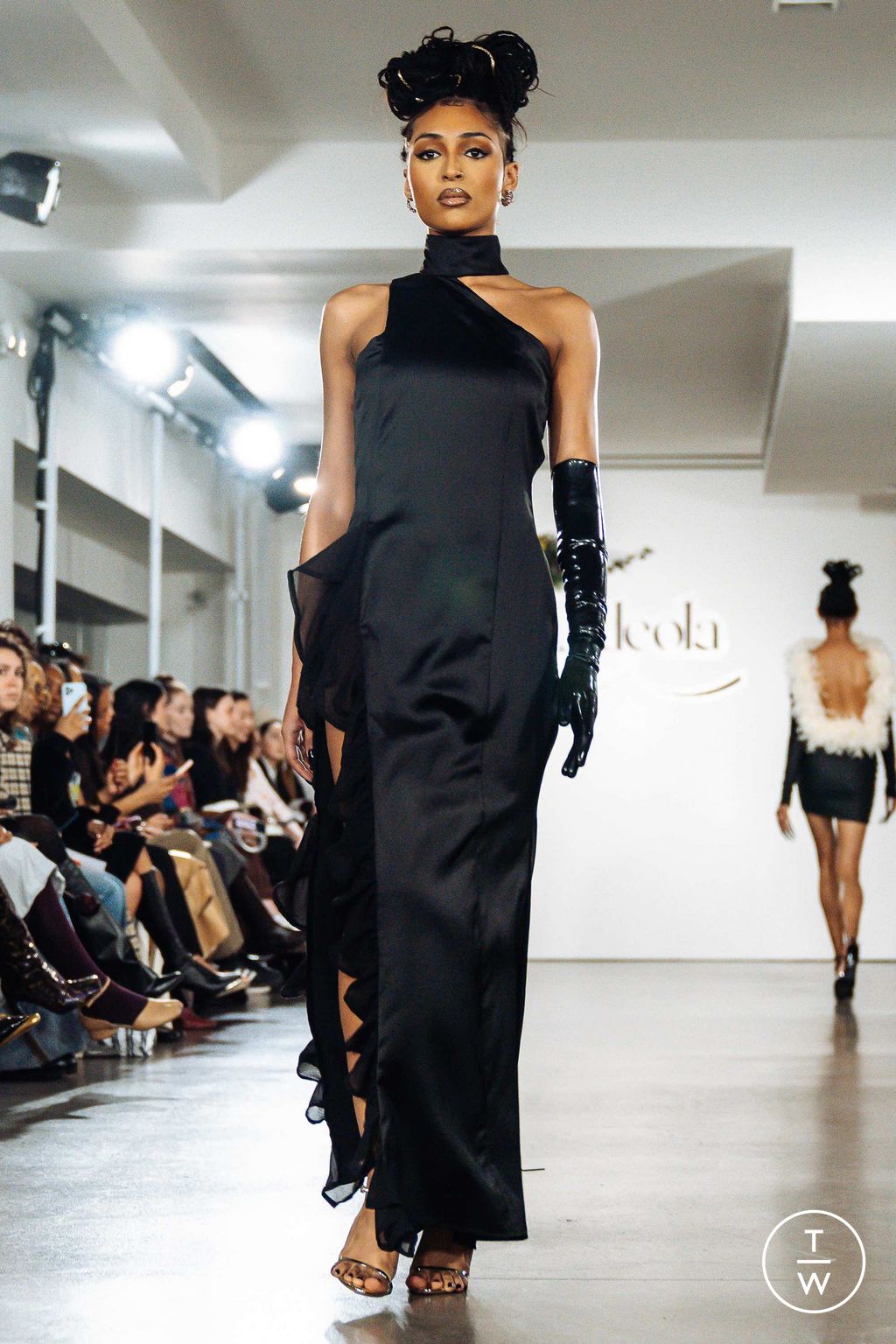 Fashion Week New York Fall/Winter 2023 look 18 de la collection Tia Adeola womenswear