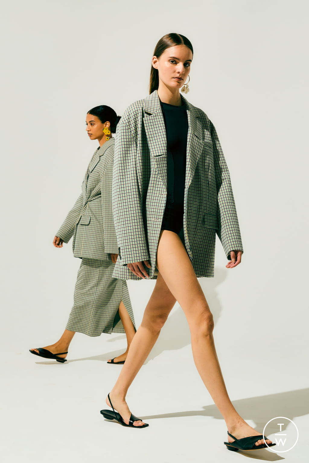 Fashion Week New York Resort 2022 look 16 from the Tibi collection 女装