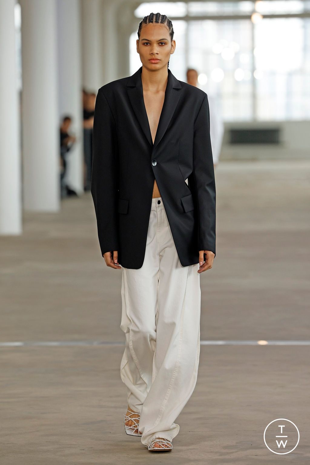Fashion Week New York Spring/Summer 2024 look 6 de la collection Tibi womenswear