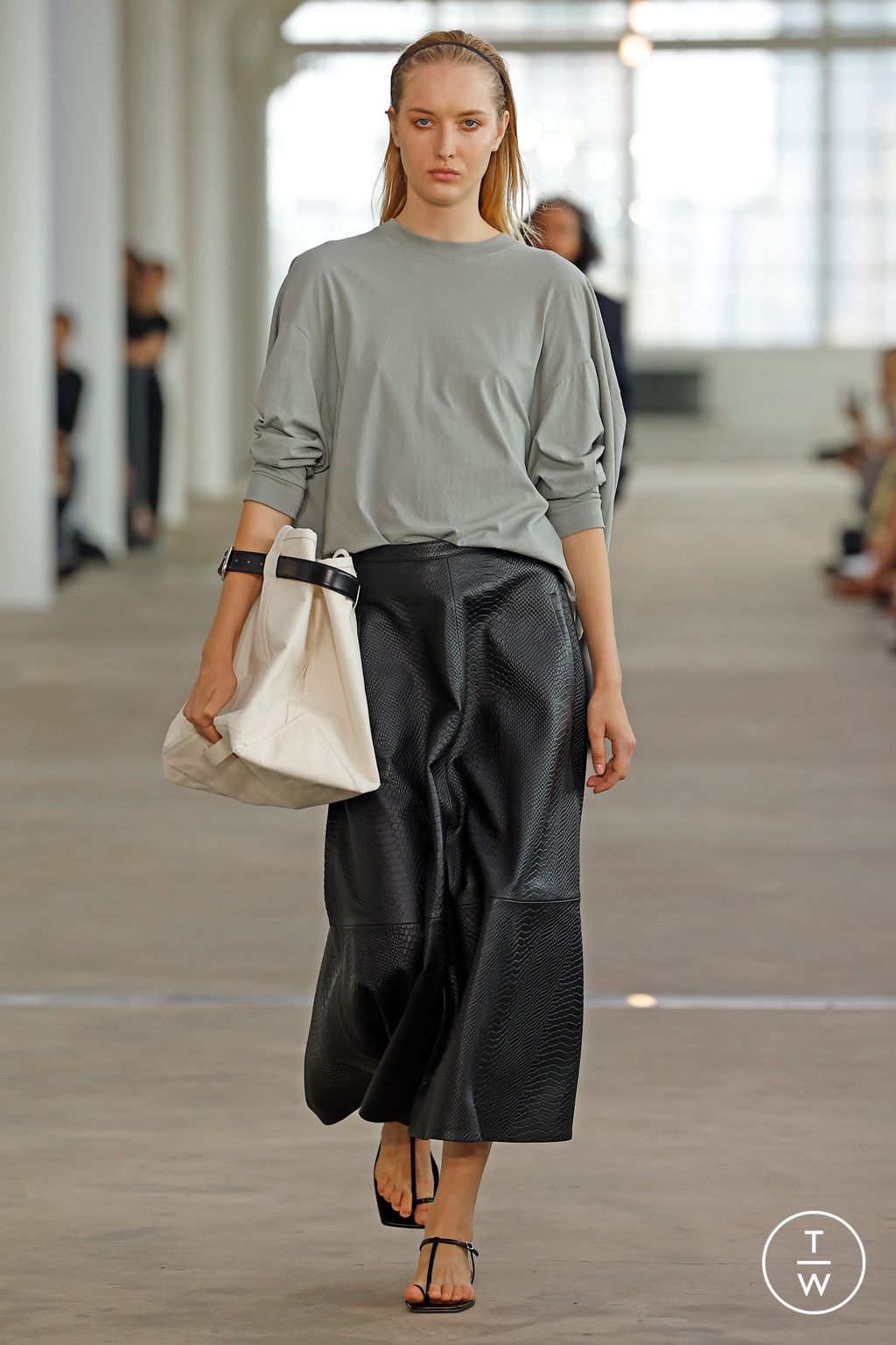 Fashion Week New York Spring/Summer 2024 look 9 de la collection Tibi womenswear