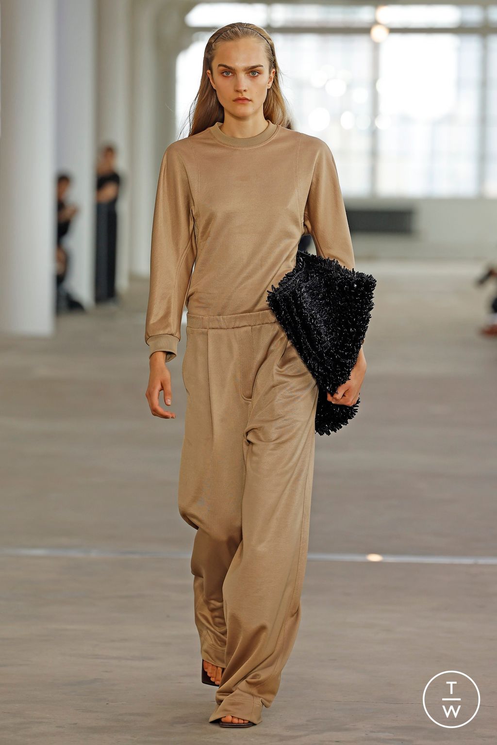 Fashion Week New York Spring/Summer 2024 look 23 de la collection Tibi womenswear