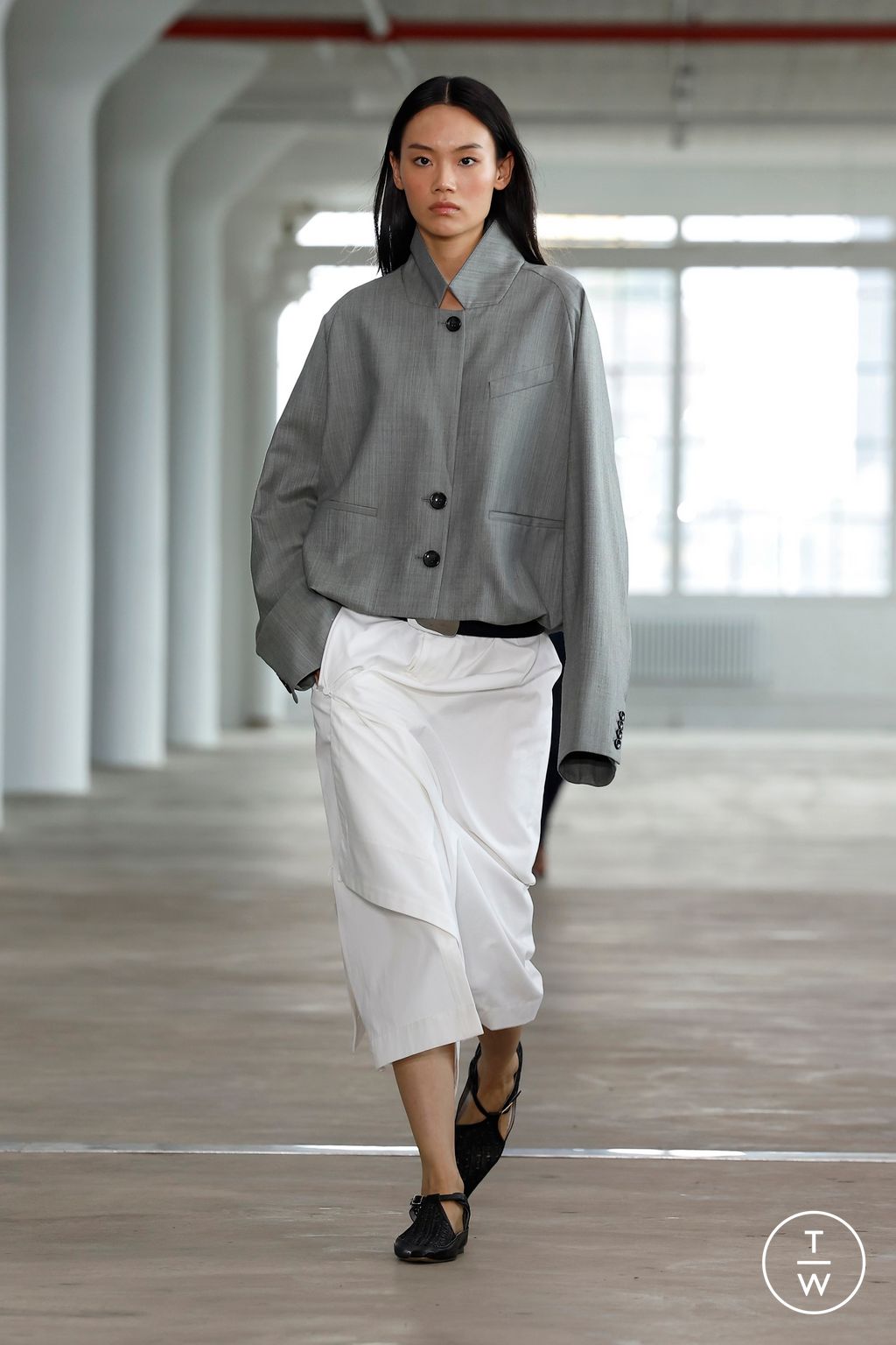 Fashion Week New York Spring/Summer 2025 look 2 de la collection Tibi womenswear