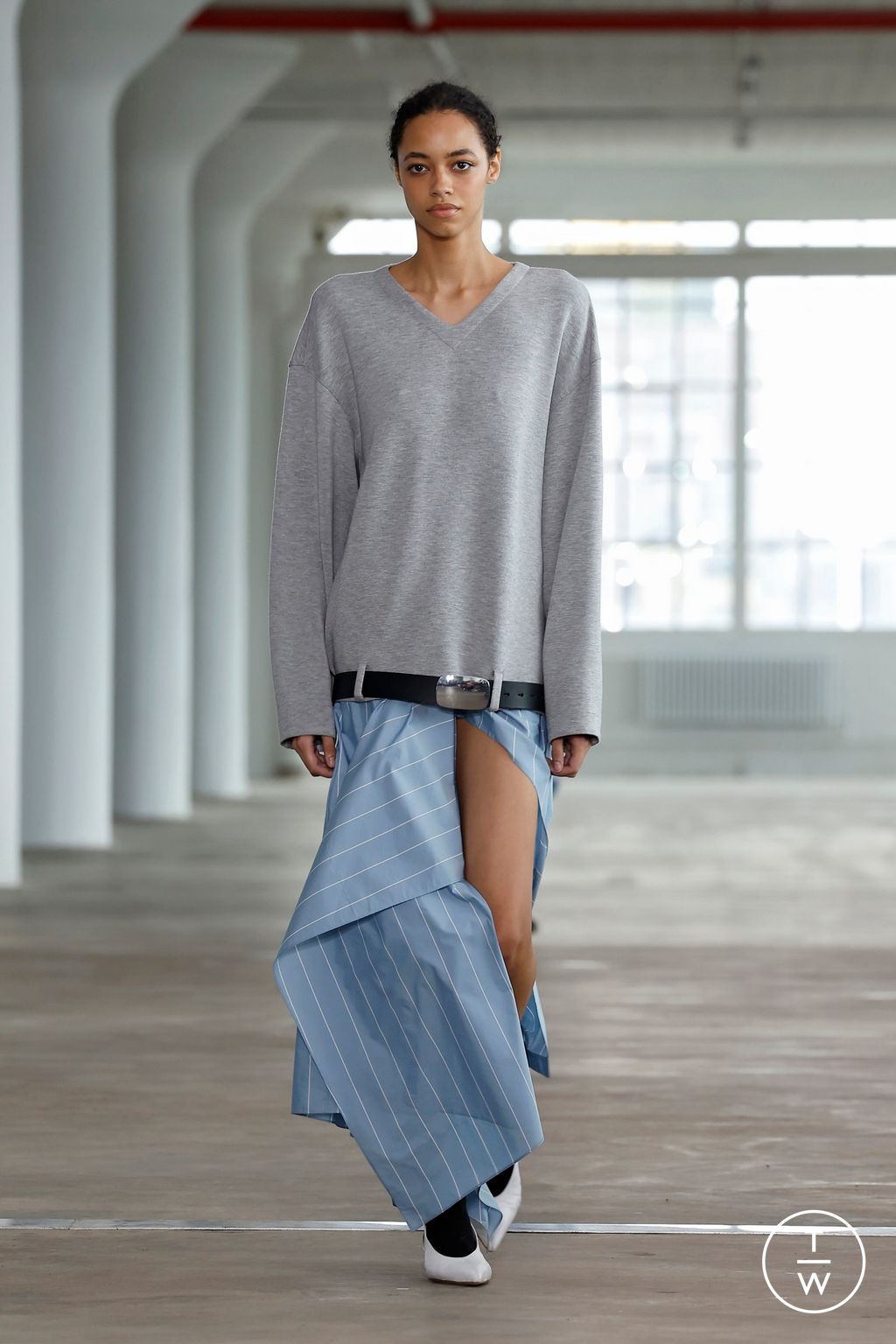 Fashion Week New York Spring-Summer 2025 look 14 from the Tibi collection 女装