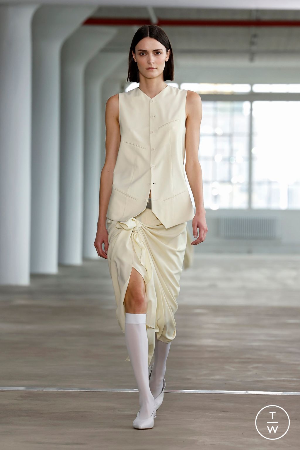 Fashion Week New York Spring-Summer 2025 look 17 from the Tibi collection womenswear