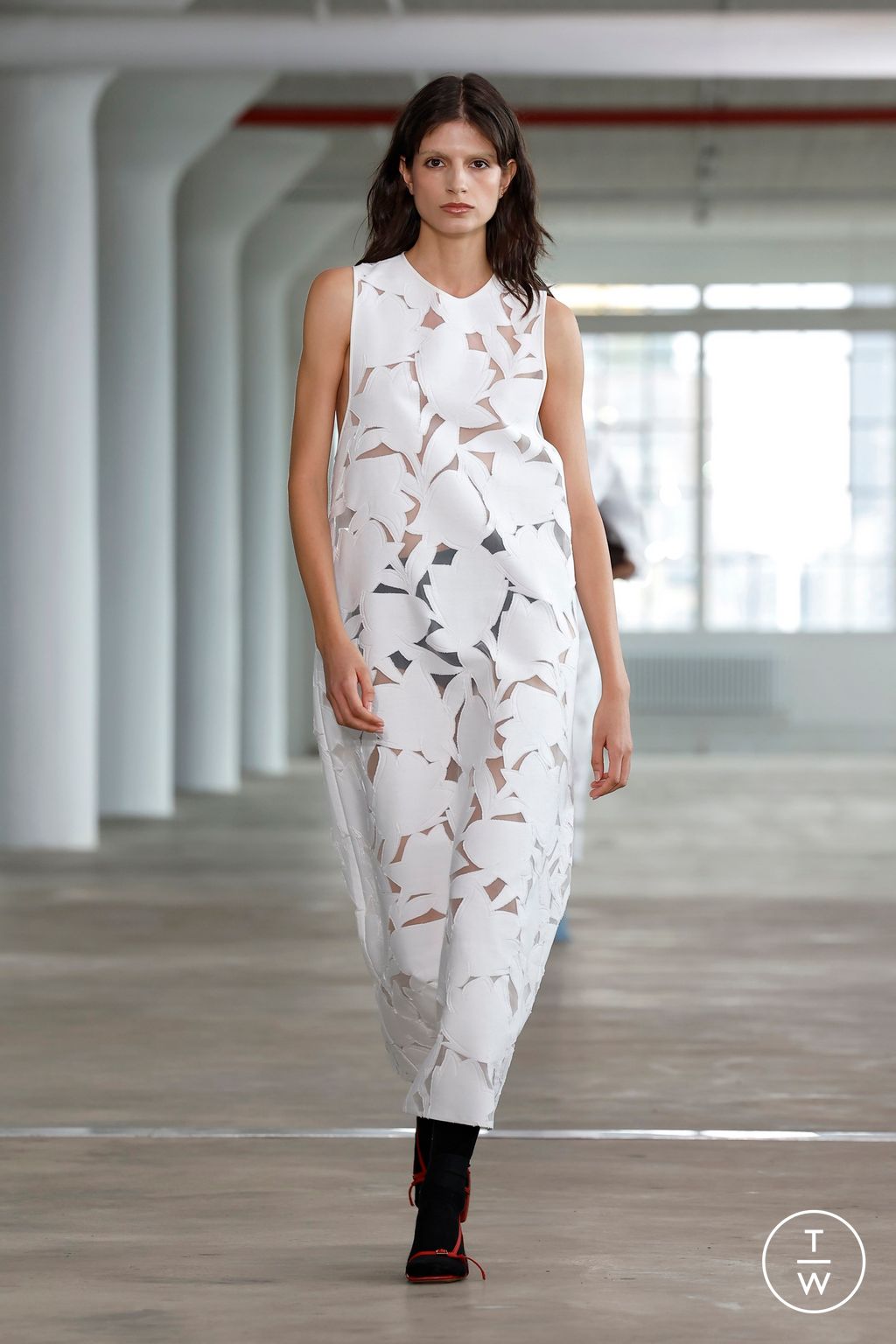 Fashion Week New York Spring/Summer 2025 look 30 from the Tibi collection womenswear