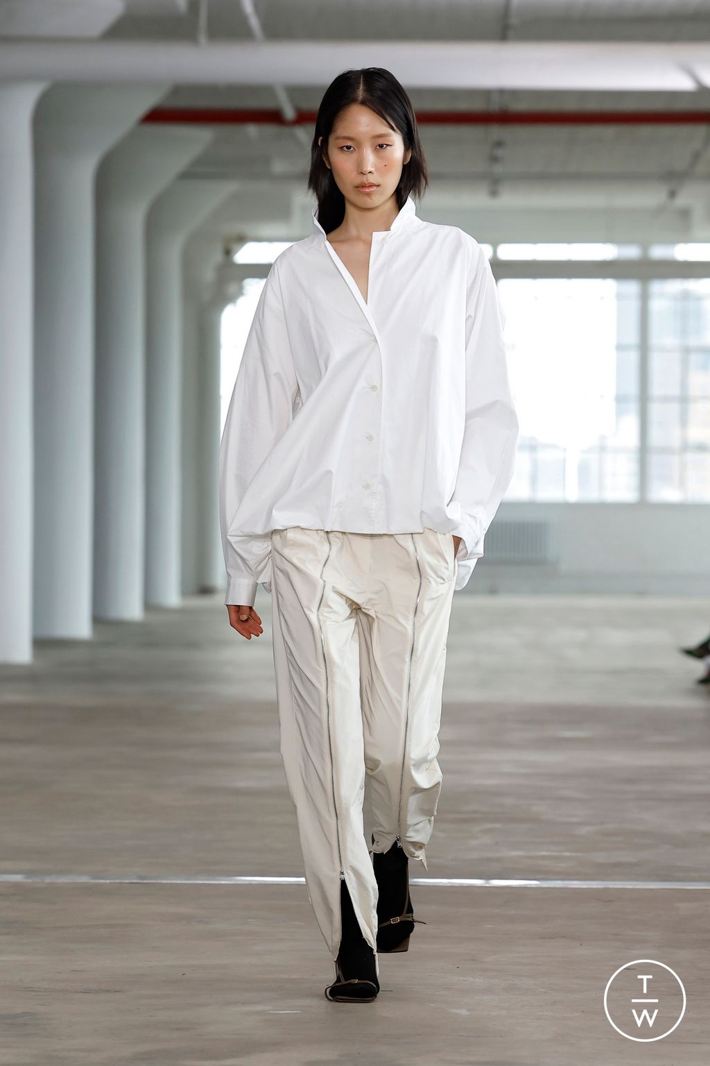 Fashion Week New York Spring/Summer 2025 look 34 from the Tibi collection womenswear