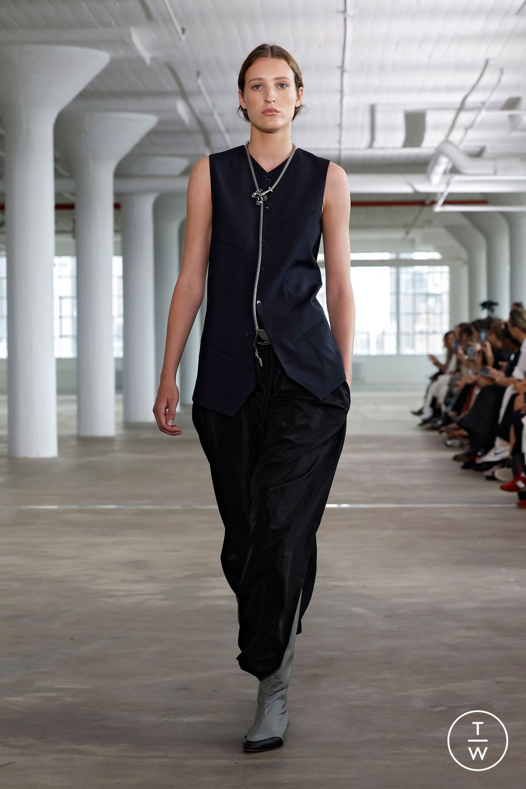 Fashion Week New York Spring/Summer 2025 look 35 from the Tibi collection womenswear