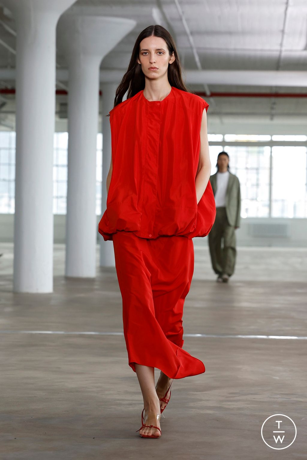 Fashion Week New York Spring/Summer 2025 look 40 from the Tibi collection womenswear