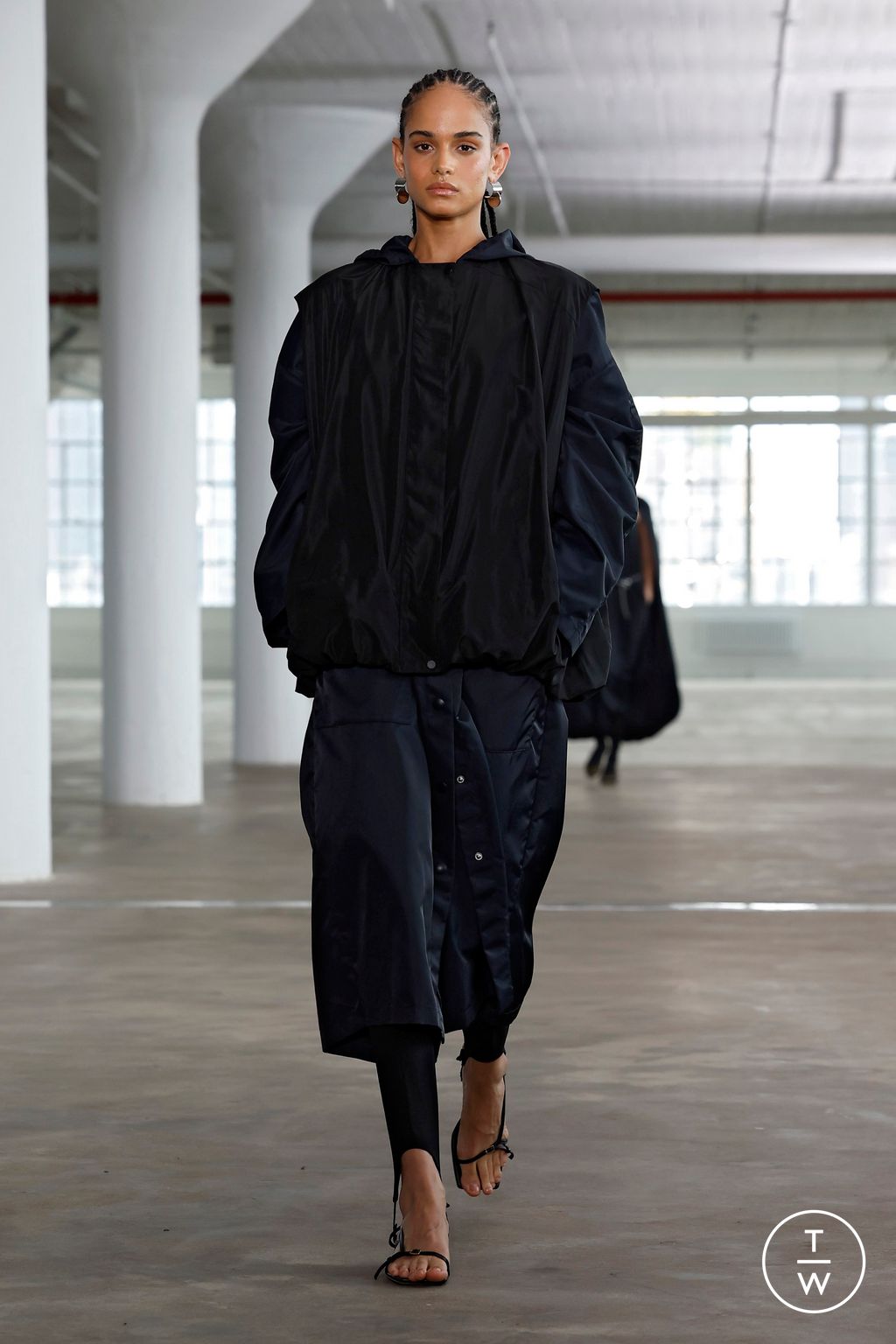 Fashion Week New York Spring/Summer 2025 look 45 de la collection Tibi womenswear