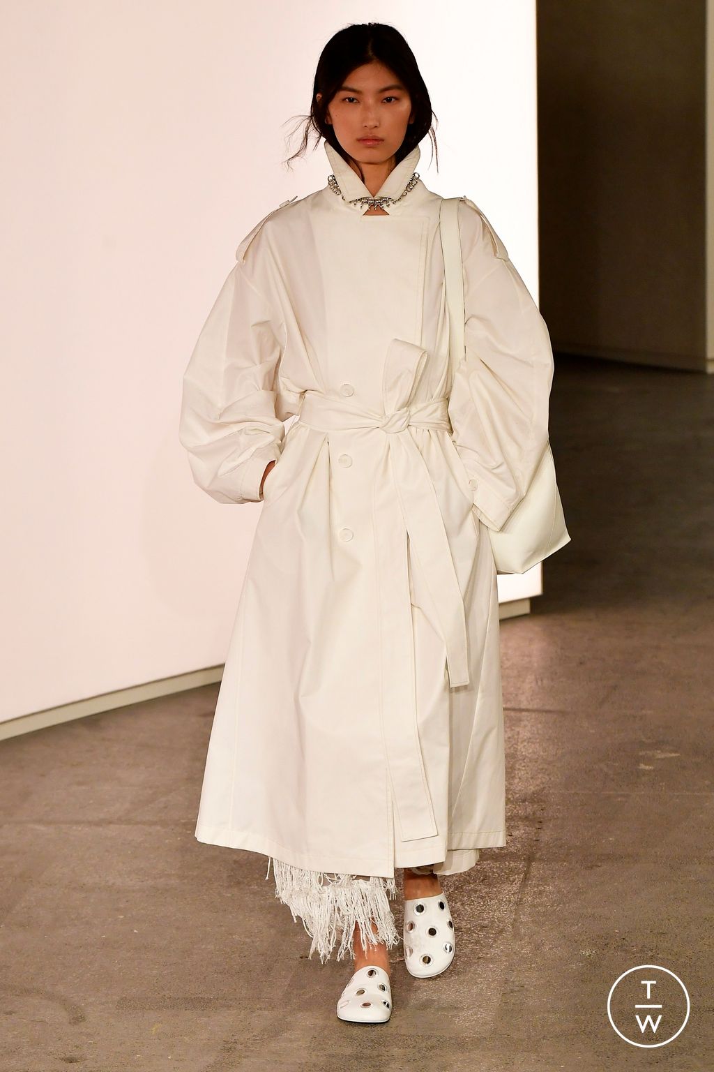 Fashion Week Paris Fall/Winter 2024 look 18 from the Time collection 女装