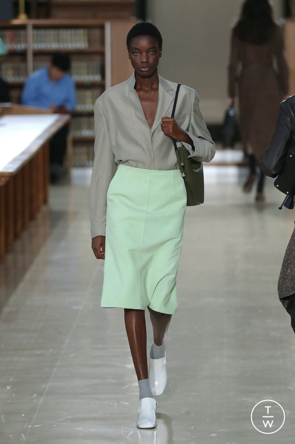 Fashion Week Paris Fall/Winter 2026 look 22 from the Time collection womenswear