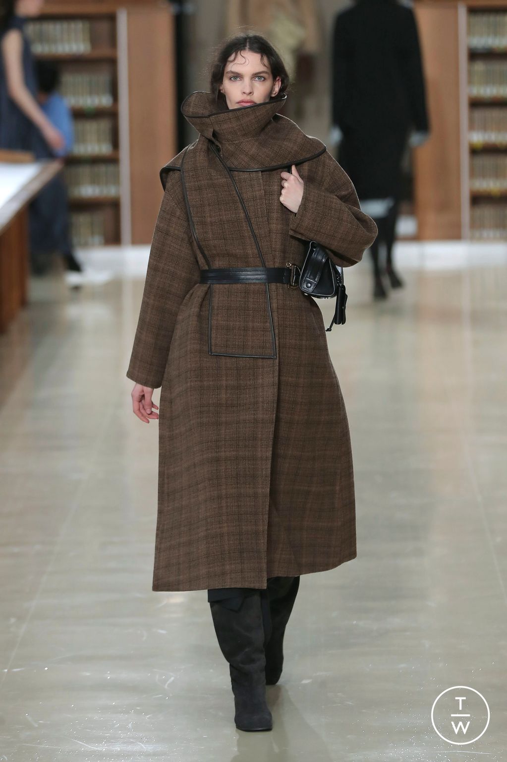 Fashion Week Paris Fall/Winter 2026 look 32 from the Time collection womenswear