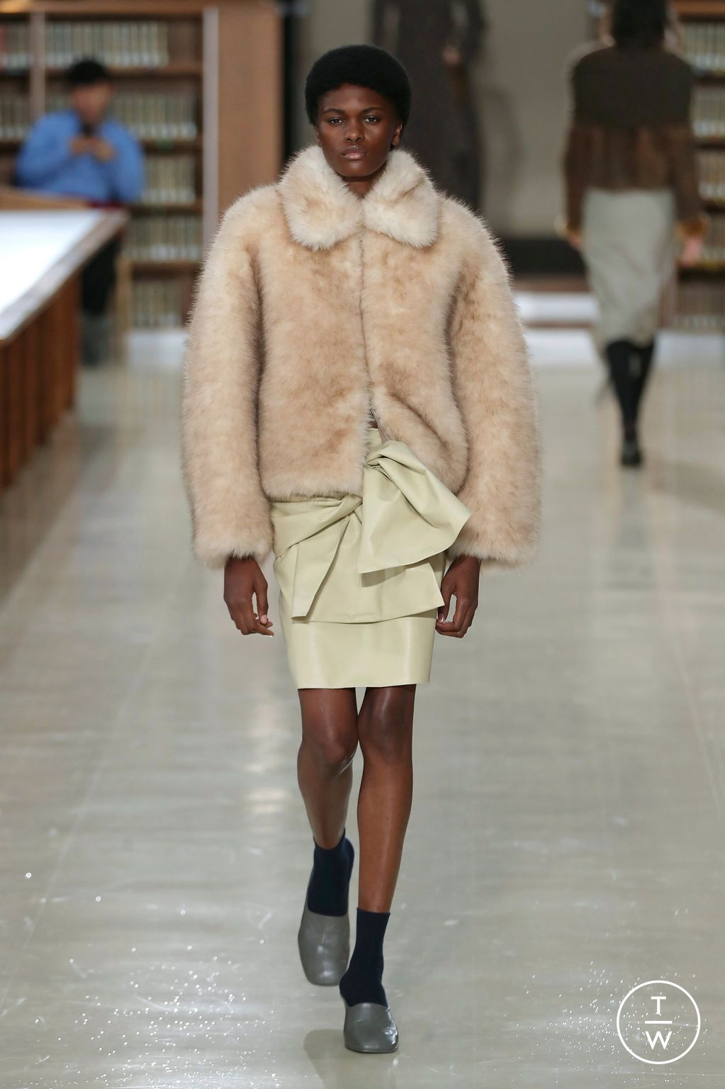 Fashion Week Paris Fall/Winter 2026 look 33 from the Time collection womenswear