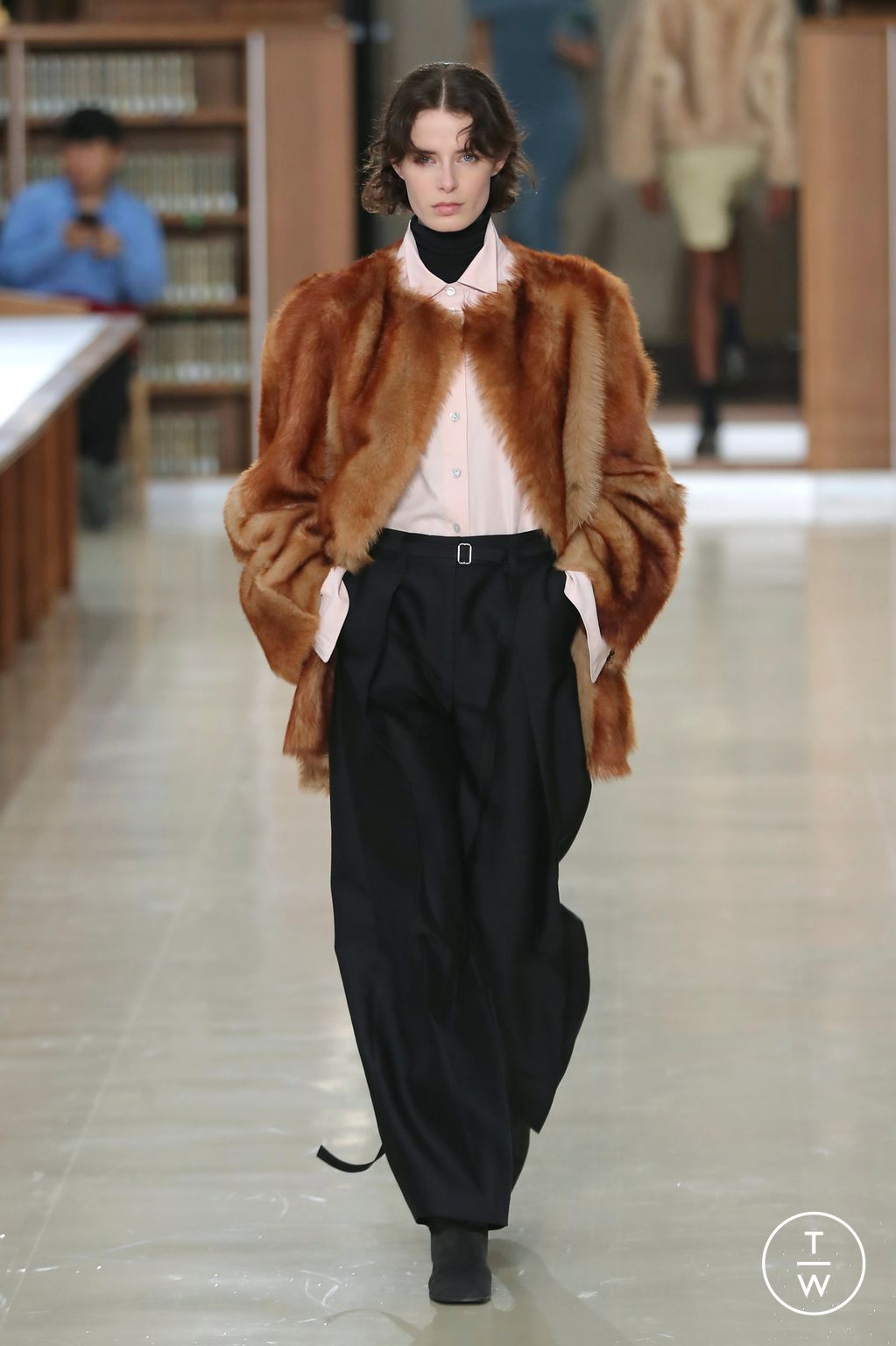 Fashion Week Paris Fall/Winter 2026 look 38 de la collection Time womenswear