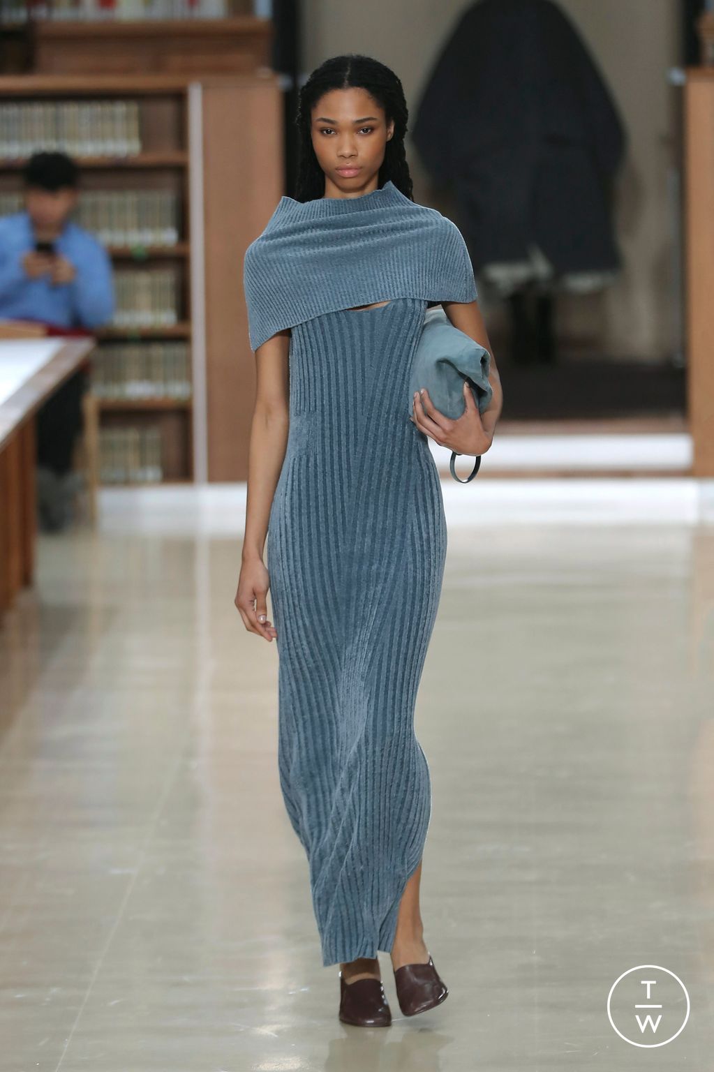 Fashion Week Paris Fall/Winter 2026 look 39 from the Time collection womenswear
