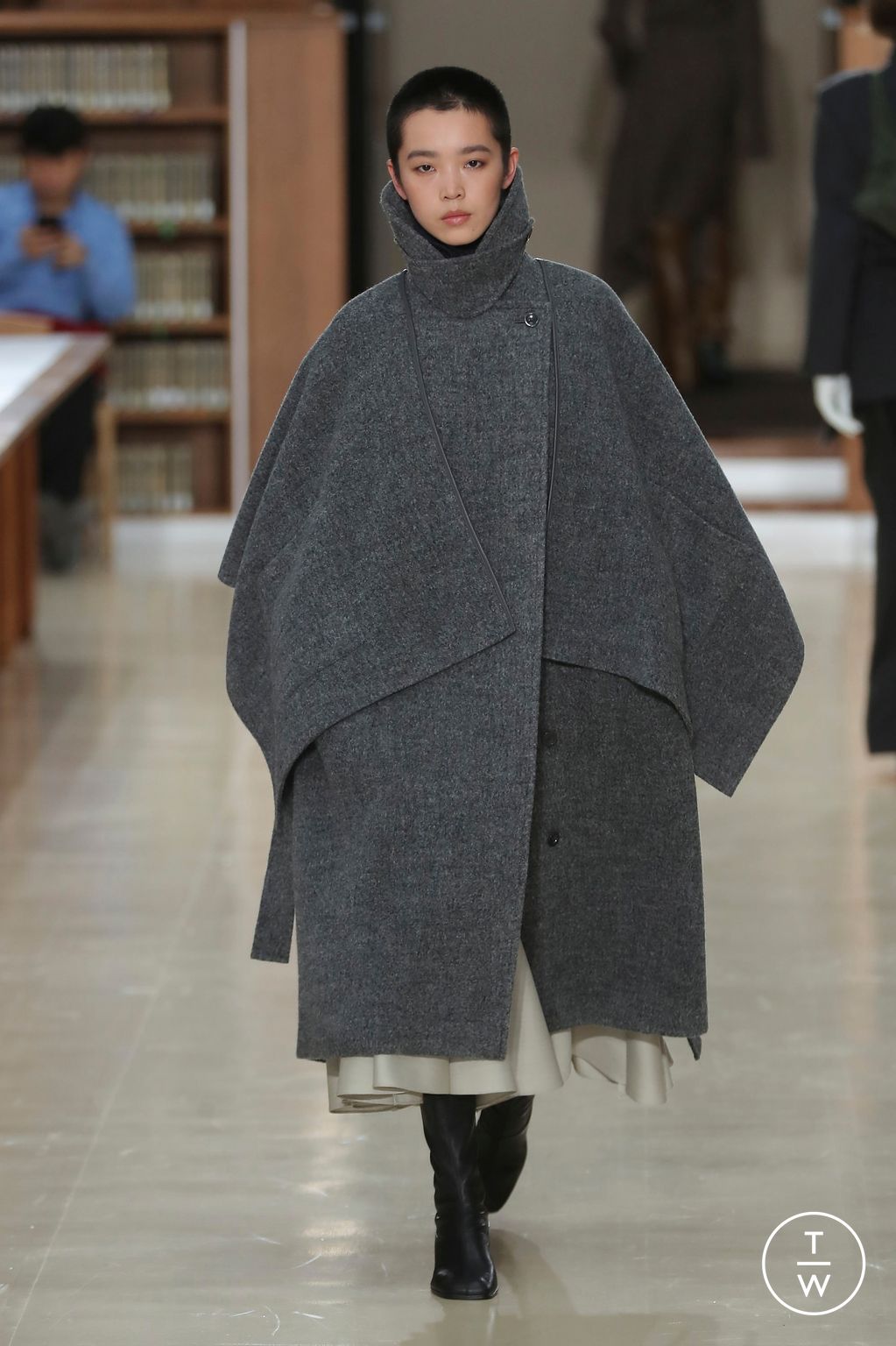 Fashion Week Paris Fall/Winter 2026 look 40 from the Time collection womenswear