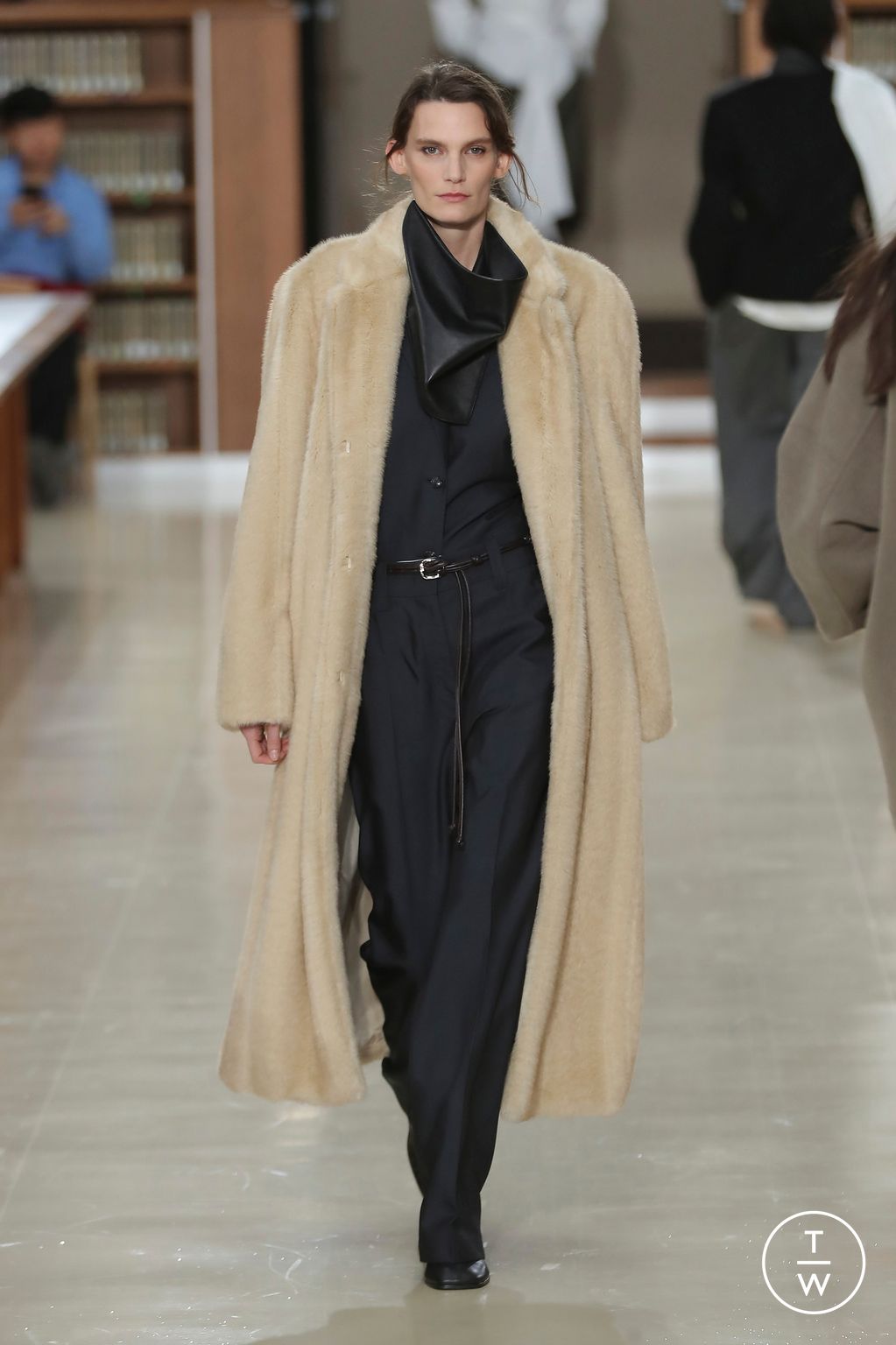 Fashion Week Paris Fall/Winter 2026 look 41 from the Time collection womenswear