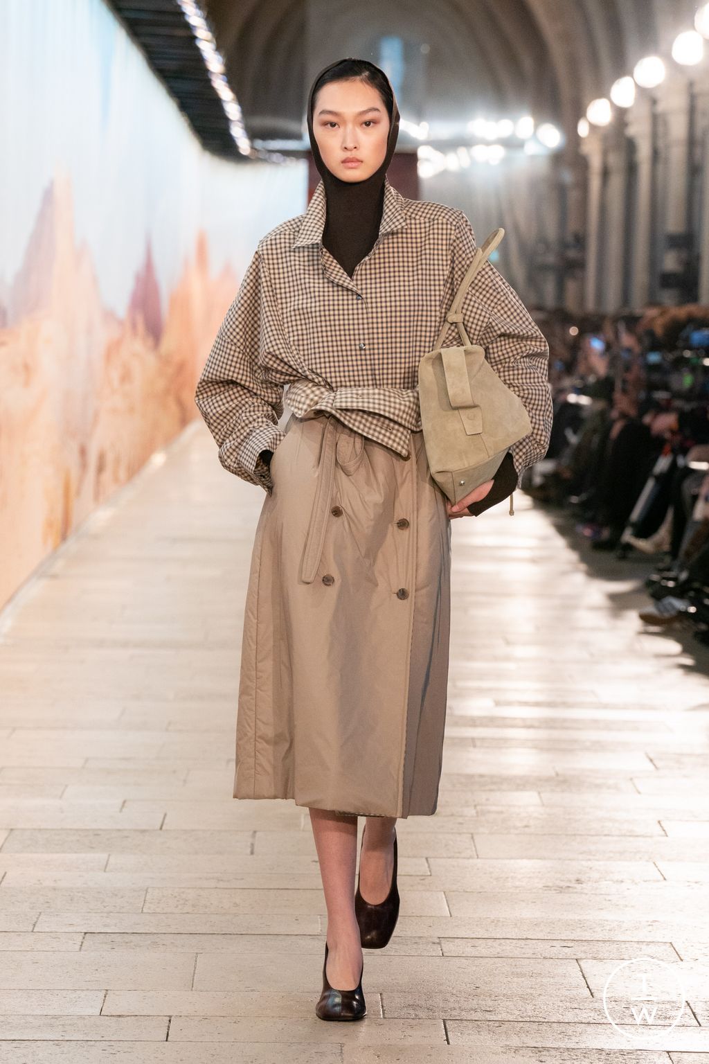 Fashion Week Paris Fall/Winter 2025 look 5 from the Time collection womenswear