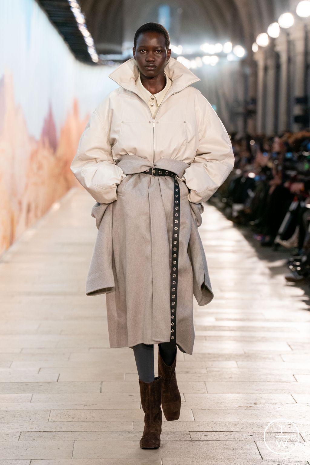 Fashion Week Paris Fall/Winter 2025 look 6 from the Time collection womenswear