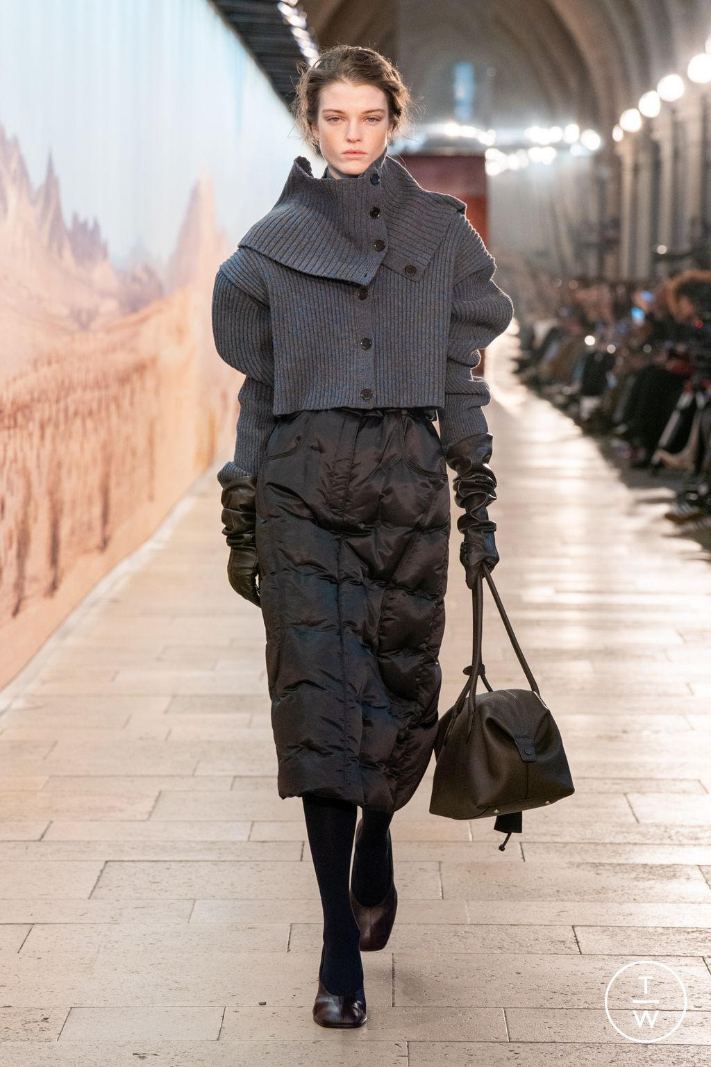 Fashion Week Paris Fall/Winter 2025 look 14 from the Time collection womenswear