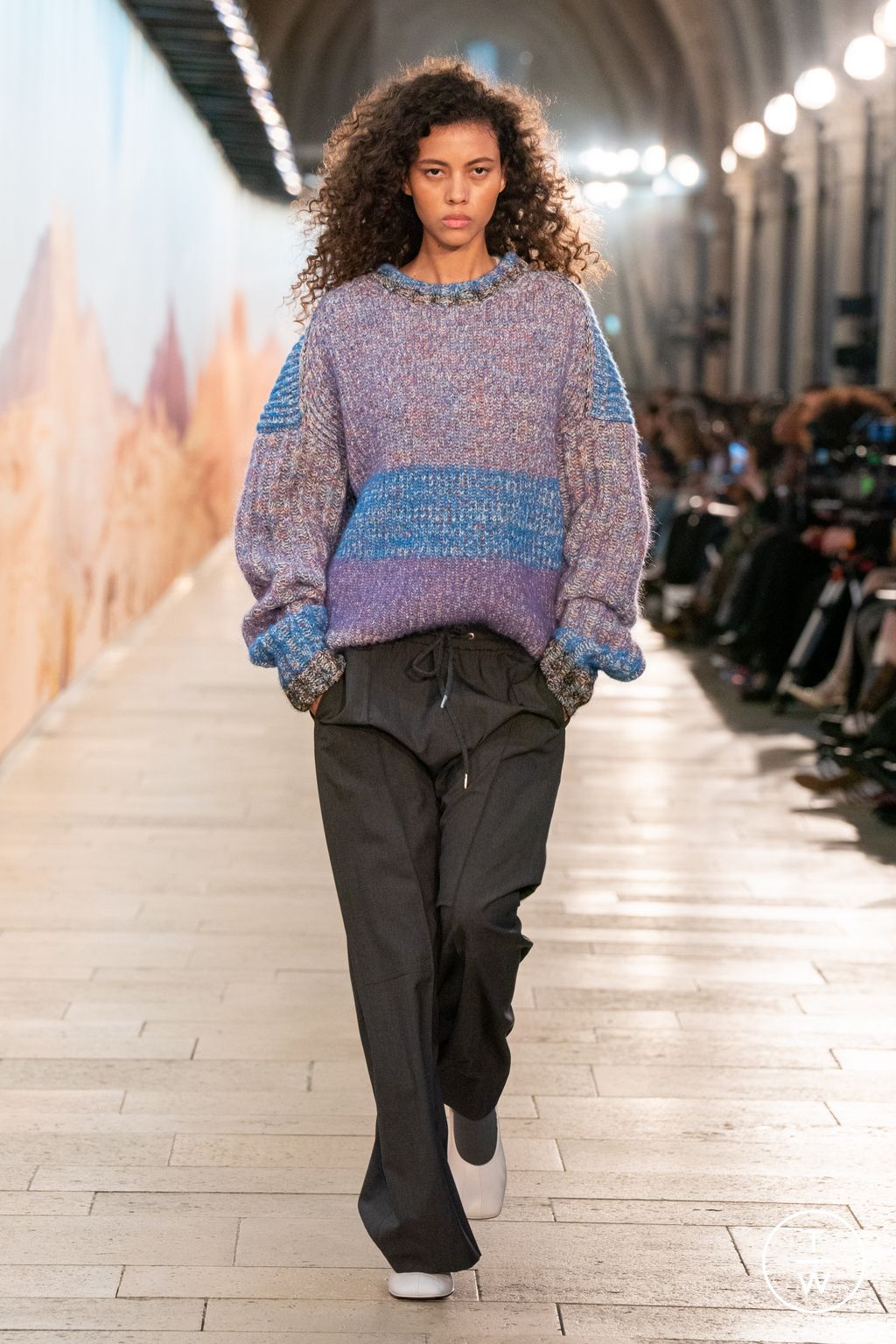 Fashion Week Paris Fall/Winter 2025 look 17 from the Time collection womenswear