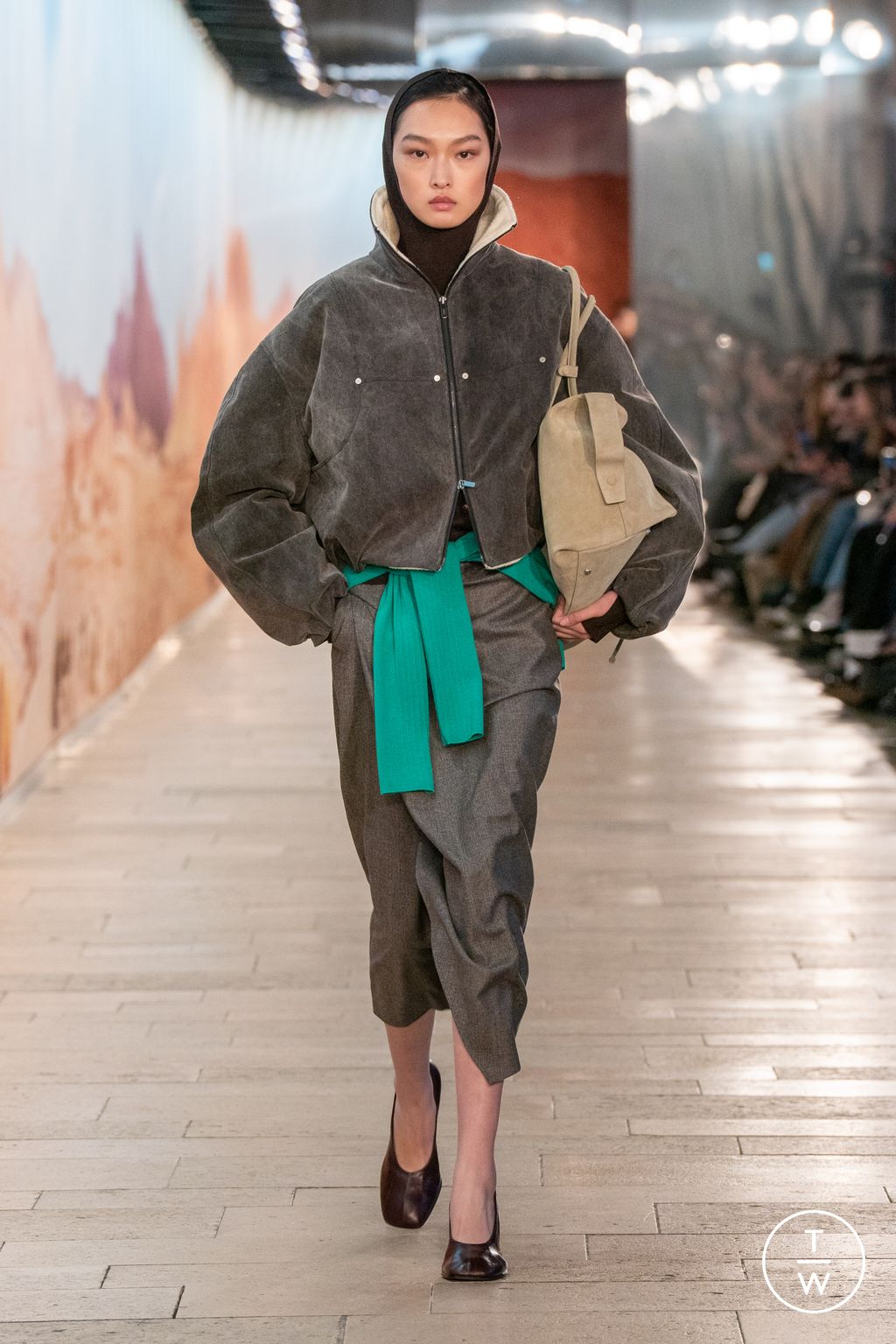 Fashion Week Paris Fall/Winter 2025 look 25 from the Time collection womenswear
