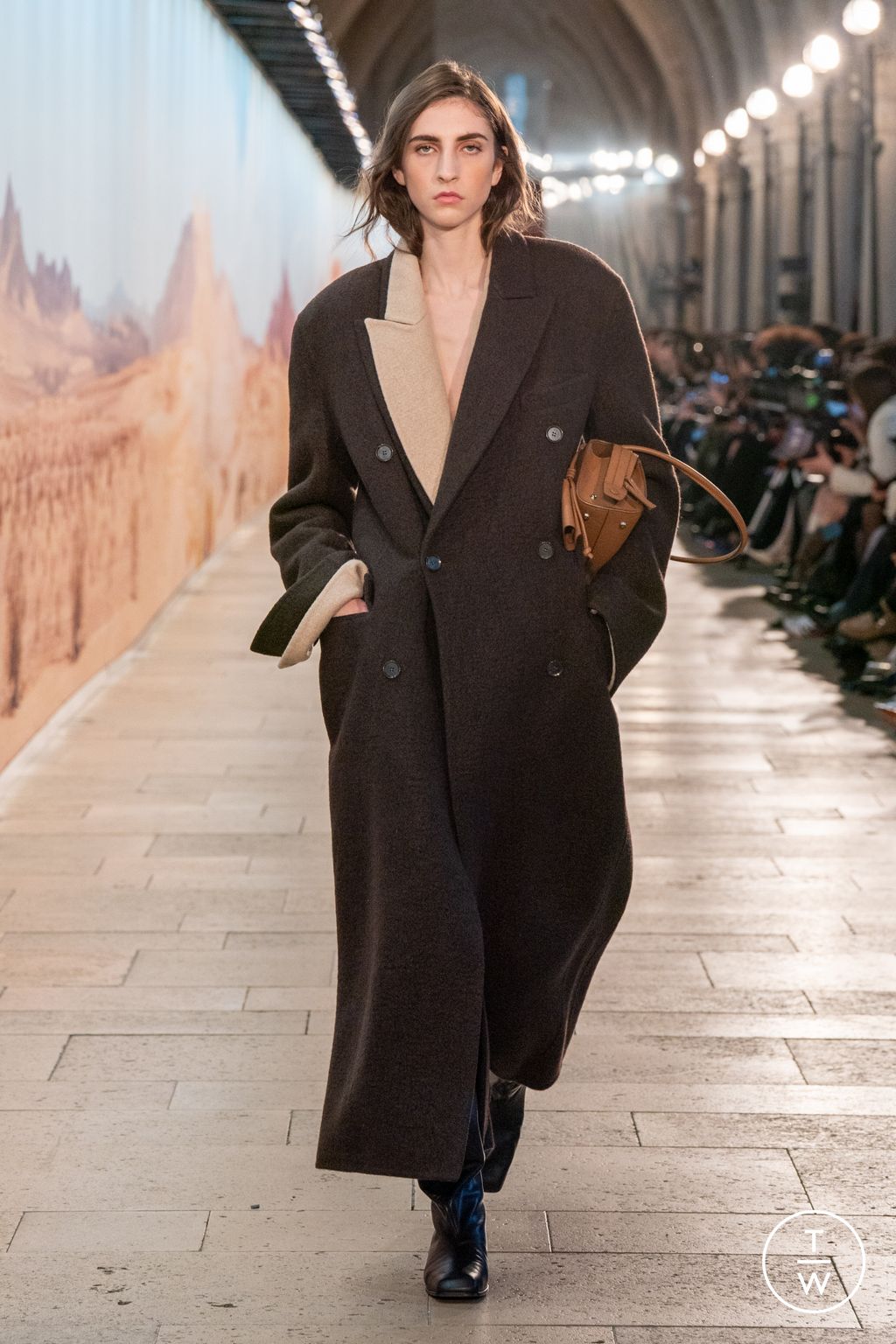 Fashion Week Paris Fall/Winter 2025 look 27 from the Time collection womenswear