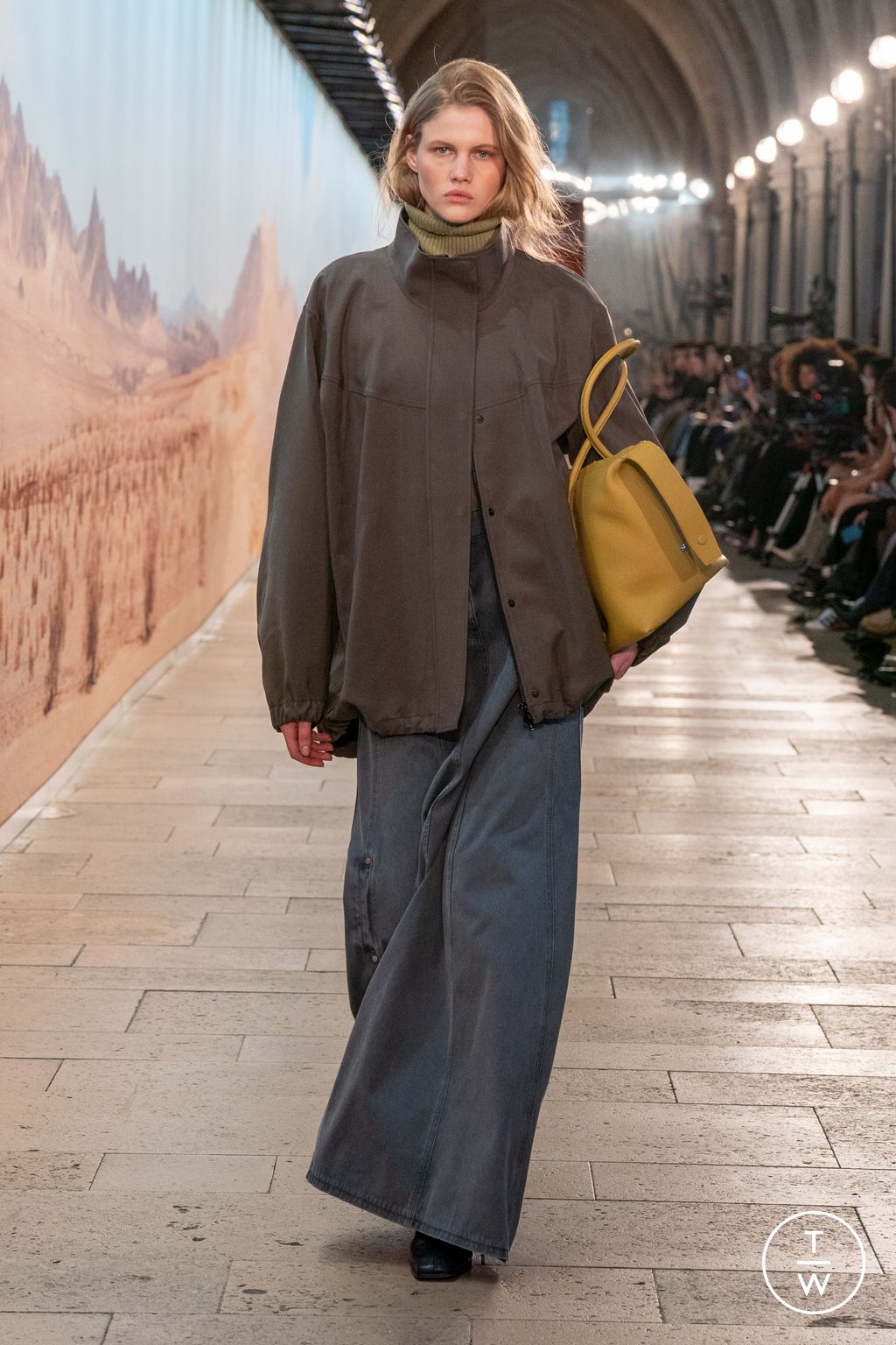Fashion Week Paris Fall/Winter 2025 look 31 from the Time collection womenswear