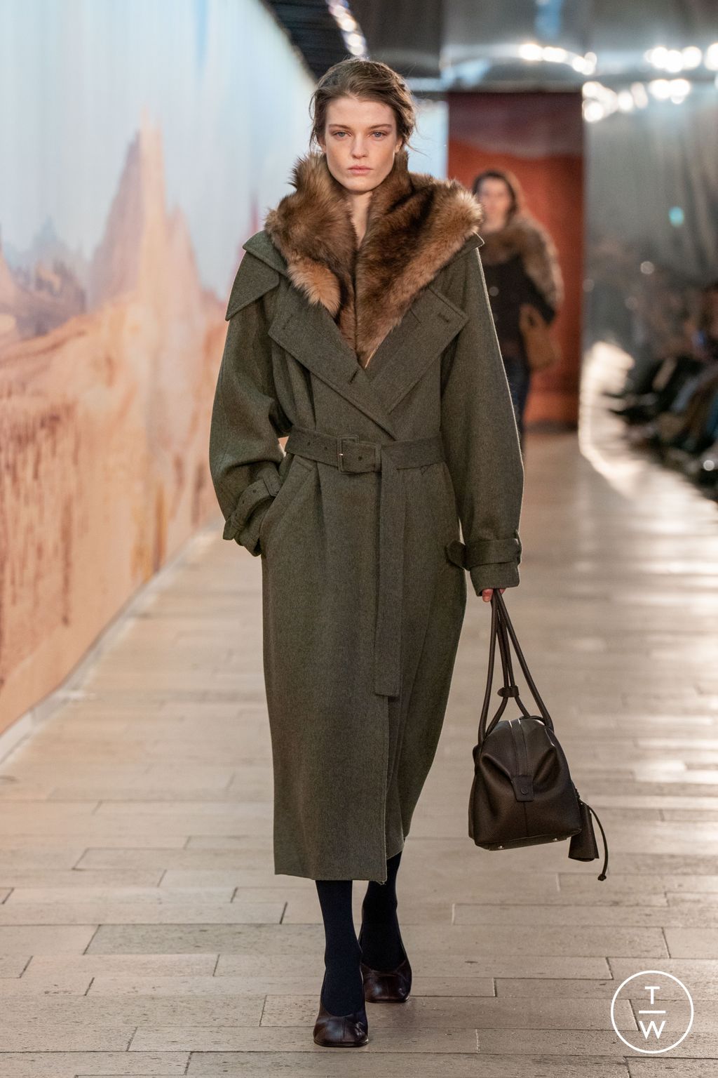 Fashion Week Paris Fall/Winter 2025 look 34 from the Time collection womenswear