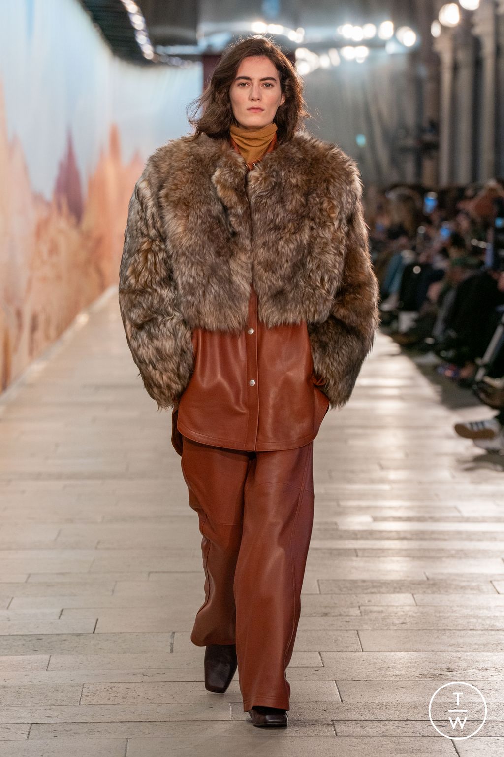 Fashion Week Paris Fall/Winter 2025 look 39 from the Time collection womenswear