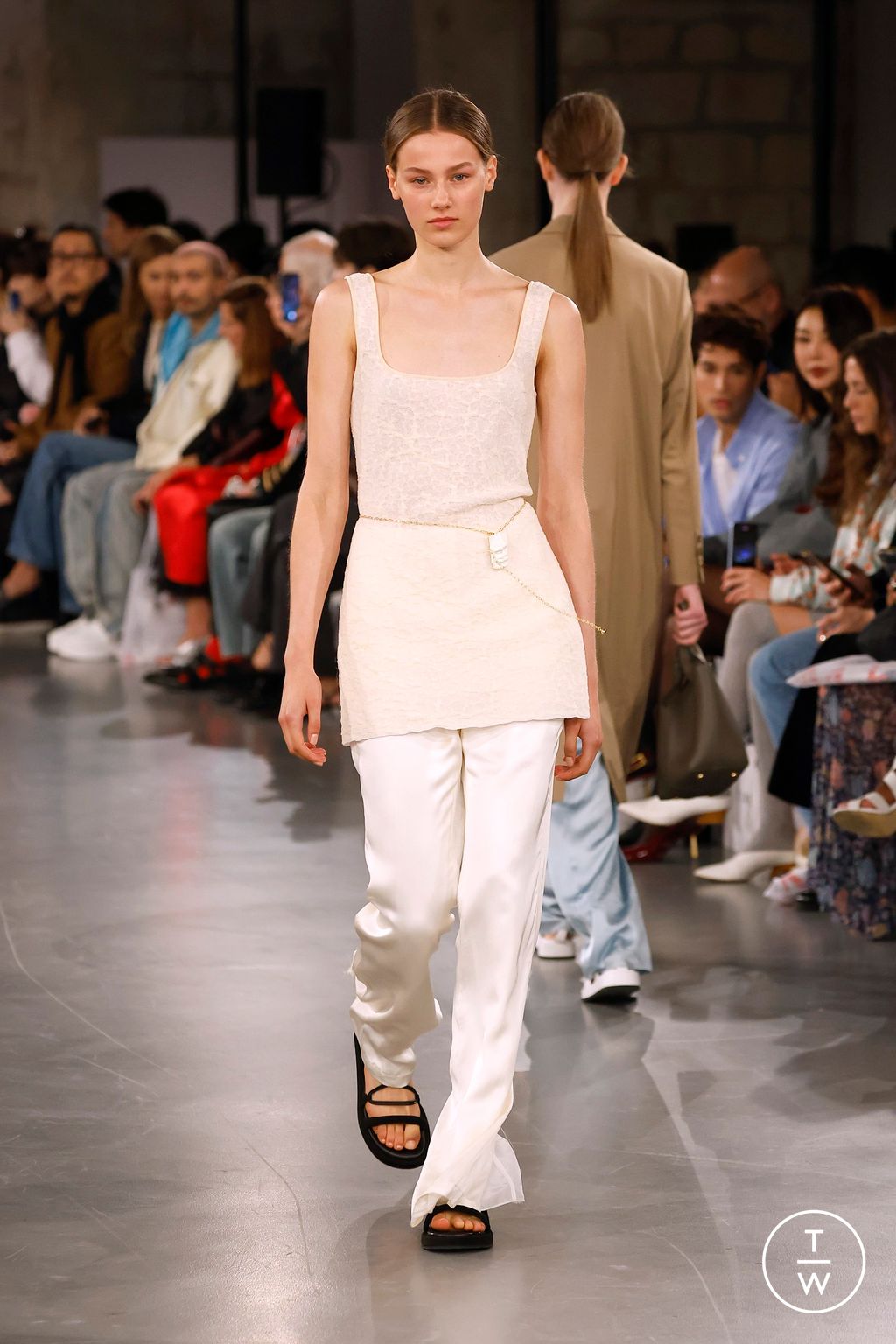 Fashion Week Paris Spring/Summer 2025 look 10 from the Time collection womenswear