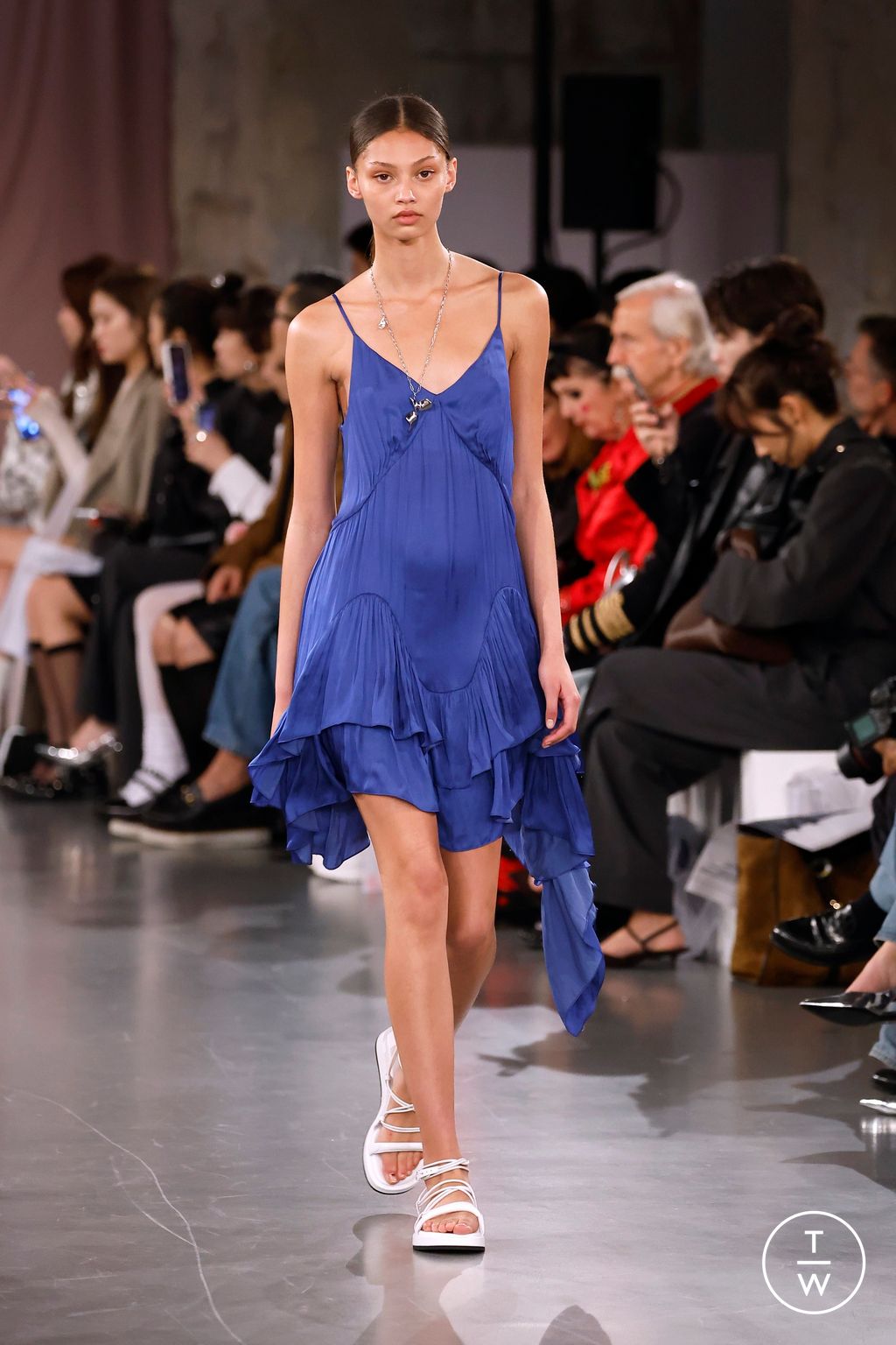 Fashion Week Paris Spring-Summer 2025 look 17 from the Time collection 女装