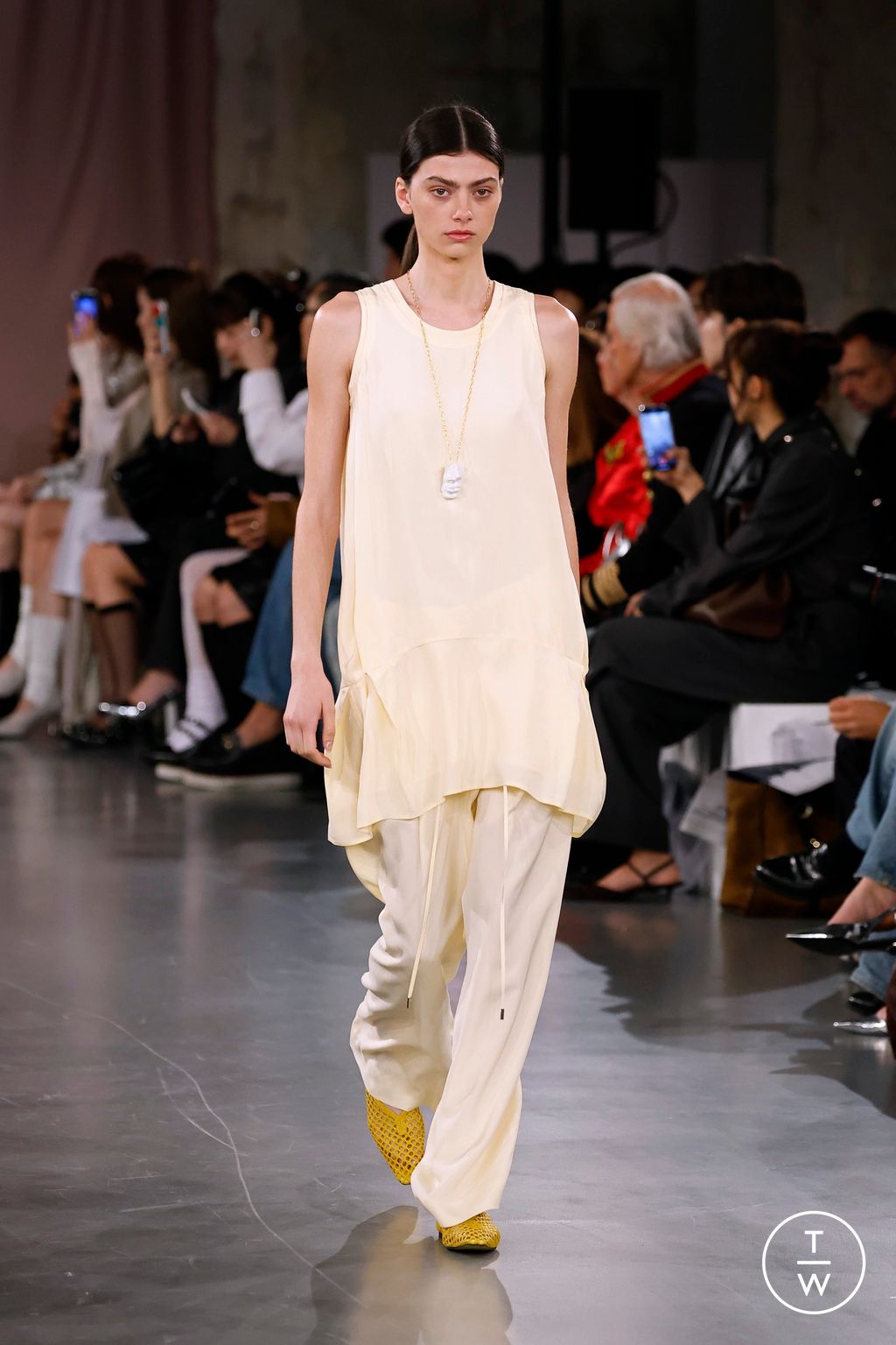 Fashion Week Paris Spring/Summer 2025 look 27 from the Time collection womenswear