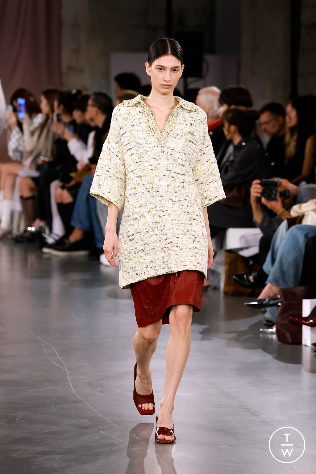 Fashion Week Paris Spring/Summer 2025 look 28 from the Time collection 女装