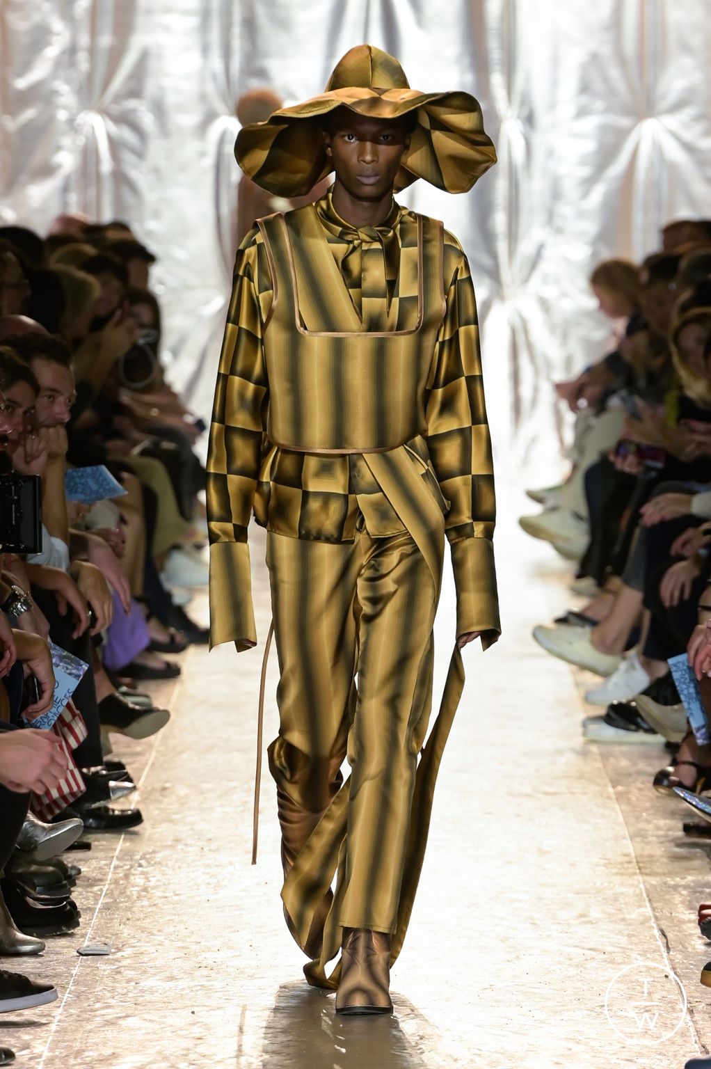 Fashion Week Paris Spring/Summer 2023 look 69 from the Festival de Hyères 2022 collection womenswear