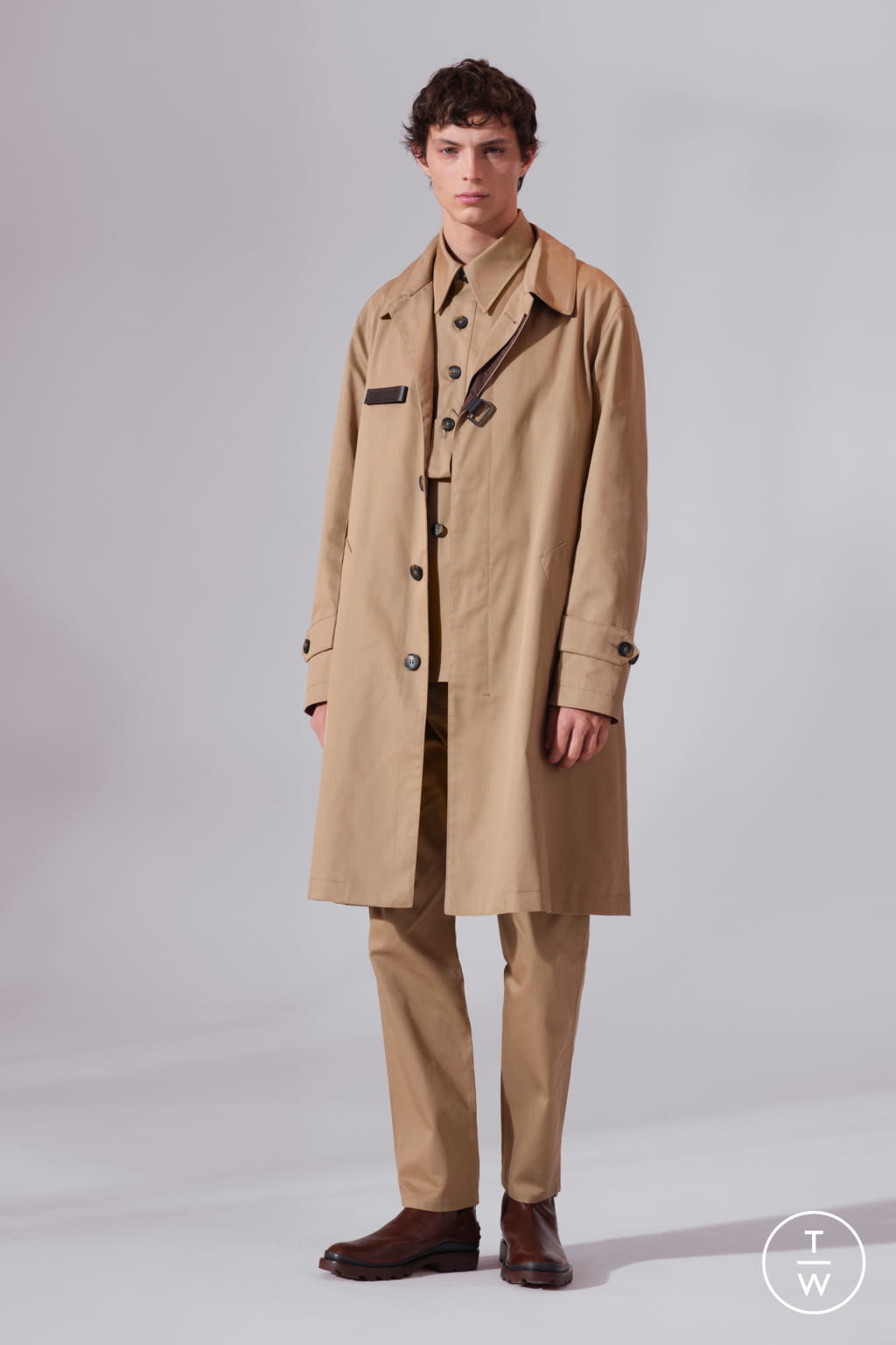 Fashion Week Milan Pre-Fall 2021 look 2 from the Tod's collection 男装