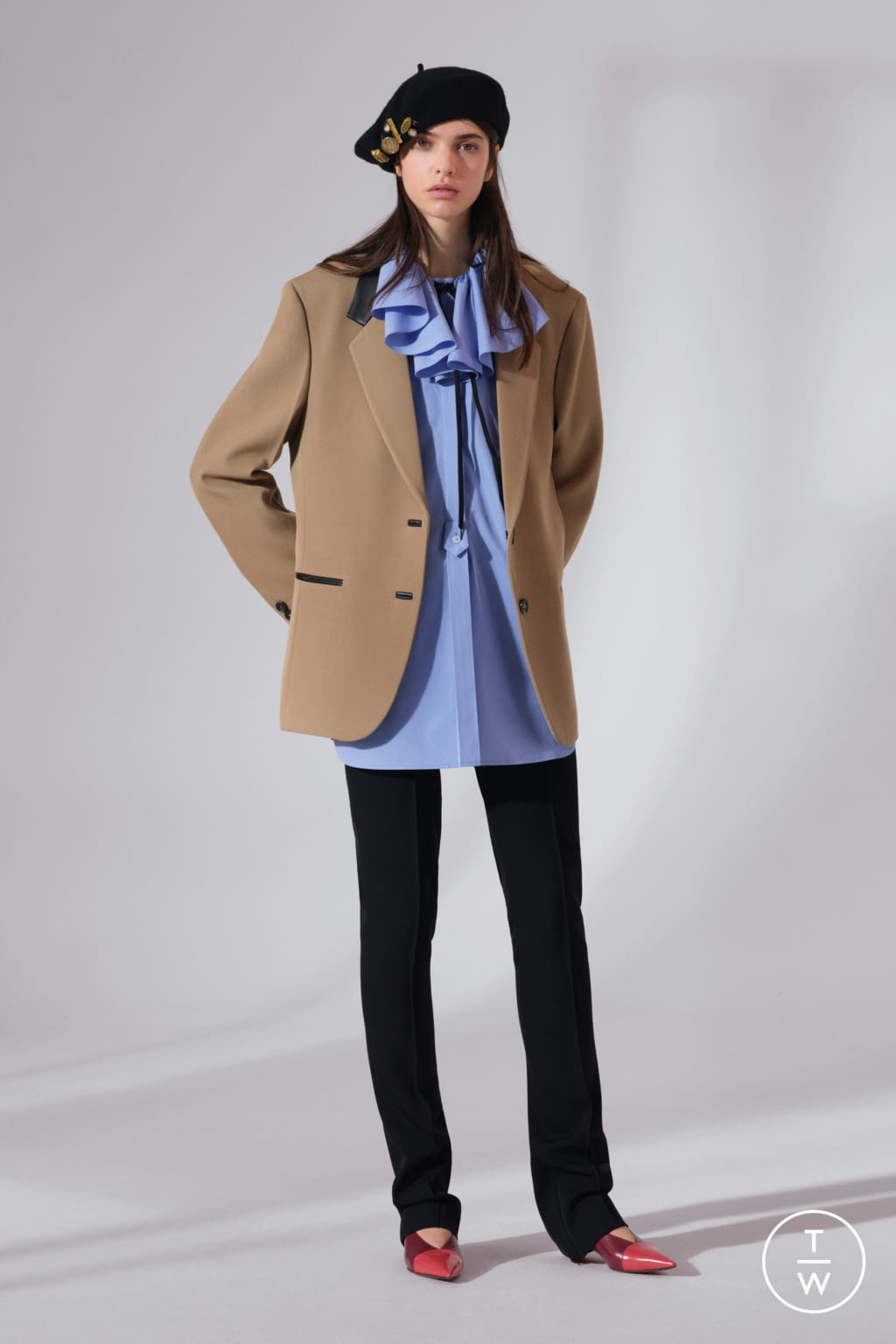 Fashion Week Milan Pre-Fall 2021 look 6 from the Tod's collection 女装