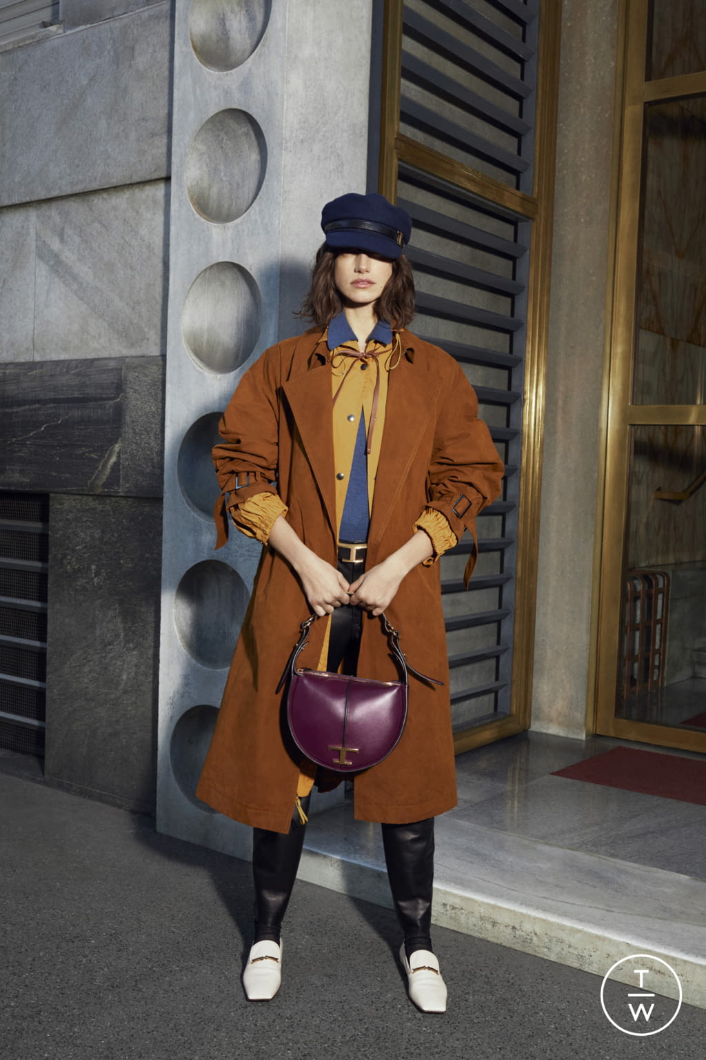 Fashion Week Milan Pre-Fall 2022 look 1 from the Tod's collection womenswear