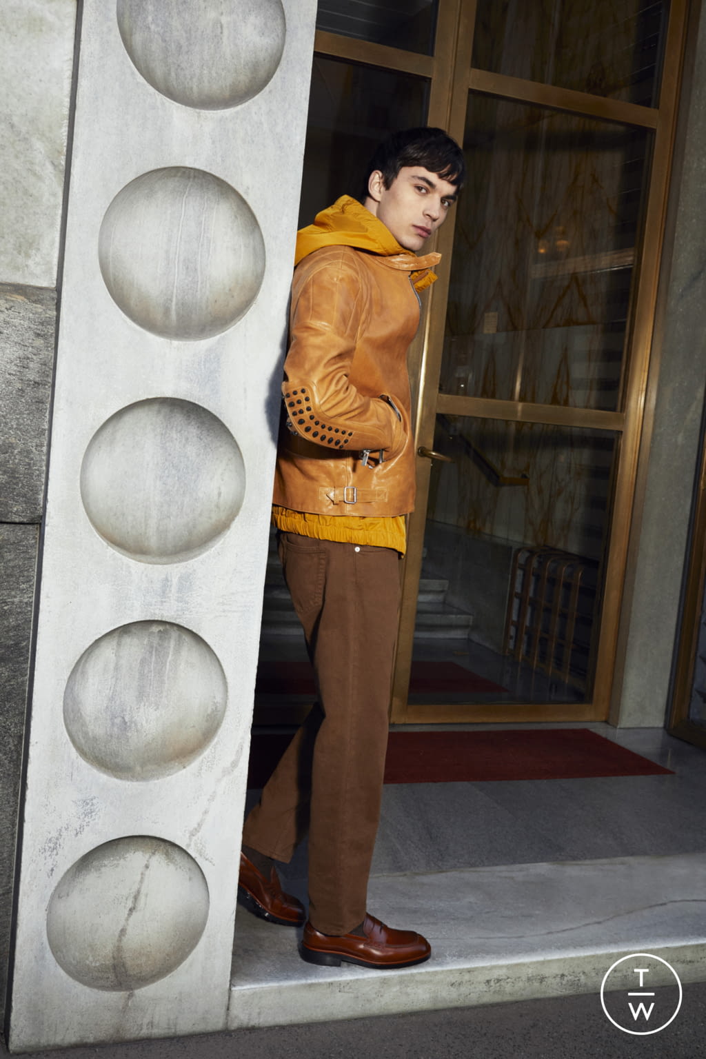 Fashion Week Milan Pre-Fall 2022 look 5 from the Tod's collection 女装