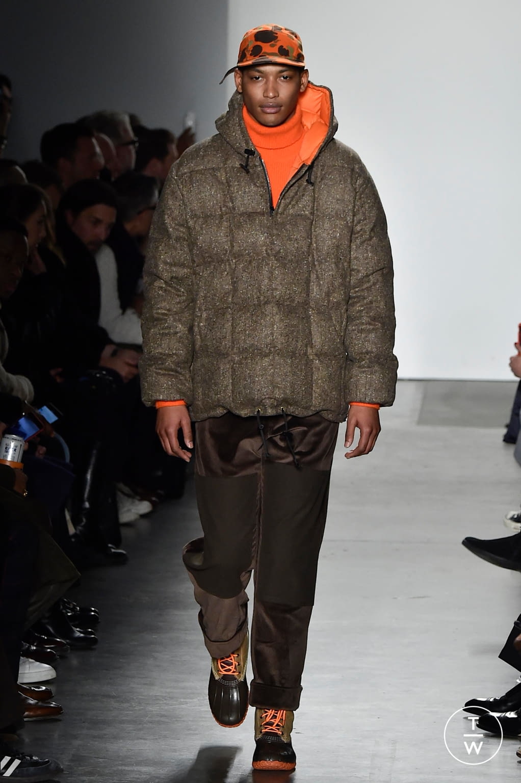 Fashion Week New York Fall/Winter 2020 look 16 from the Todd Snyder collection menswear