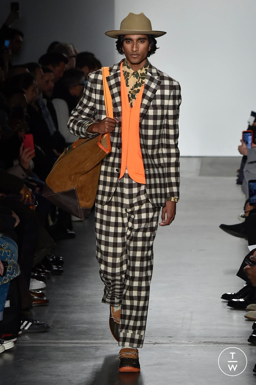 Fashion Week New York Fall/Winter 2020 look 17 from the Todd Snyder collection menswear