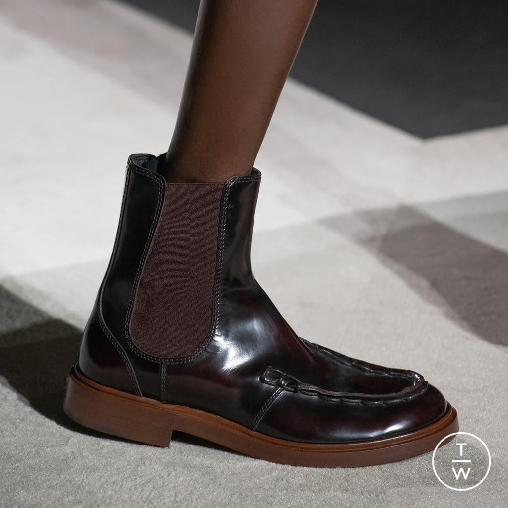 Fashion Week Milan Fall/Winter 2020 look 13 from the Tod's collection womenswear accessories