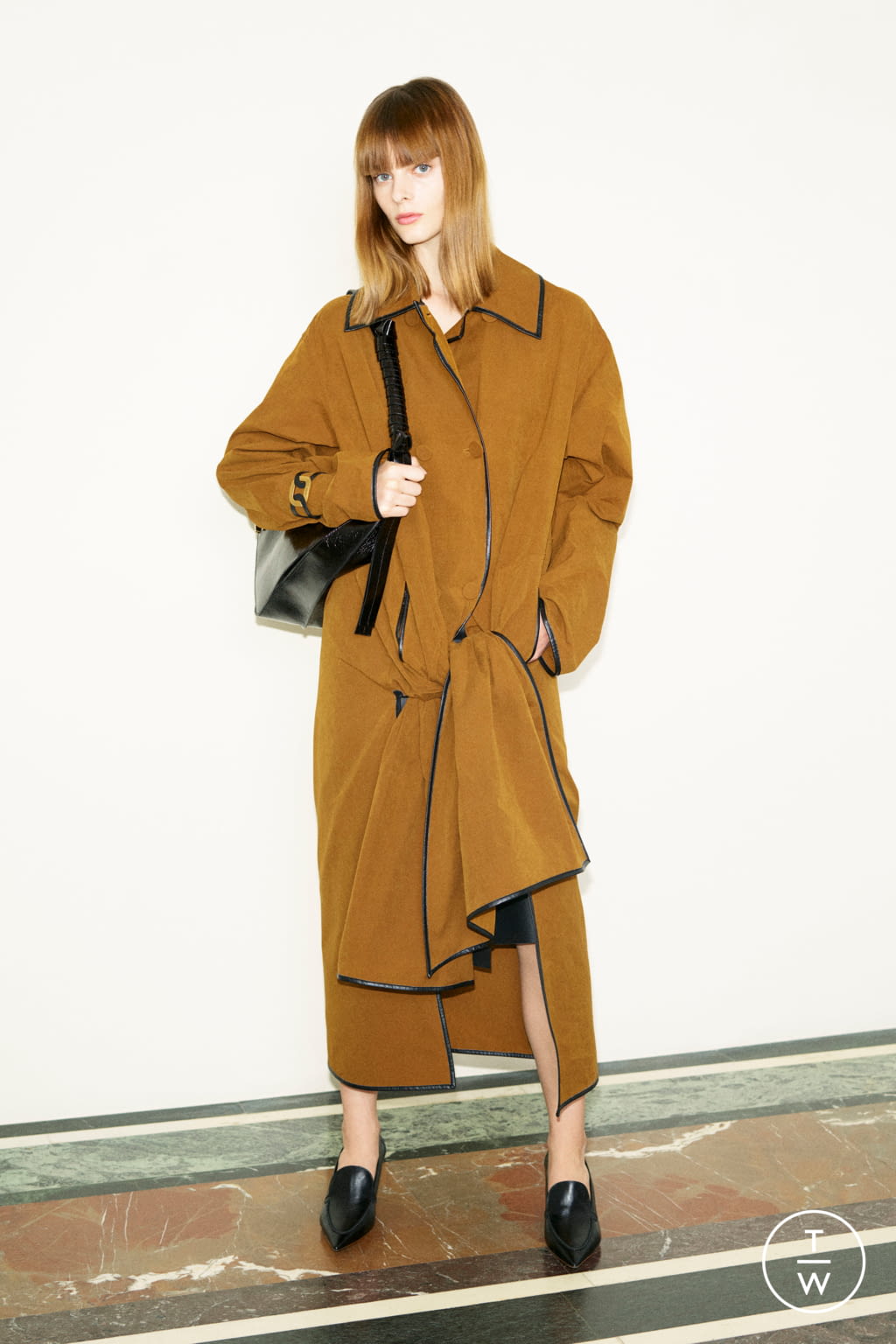 Fashion Week Milan Fall/Winter 2021 look 1 from the Tod's collection 女装