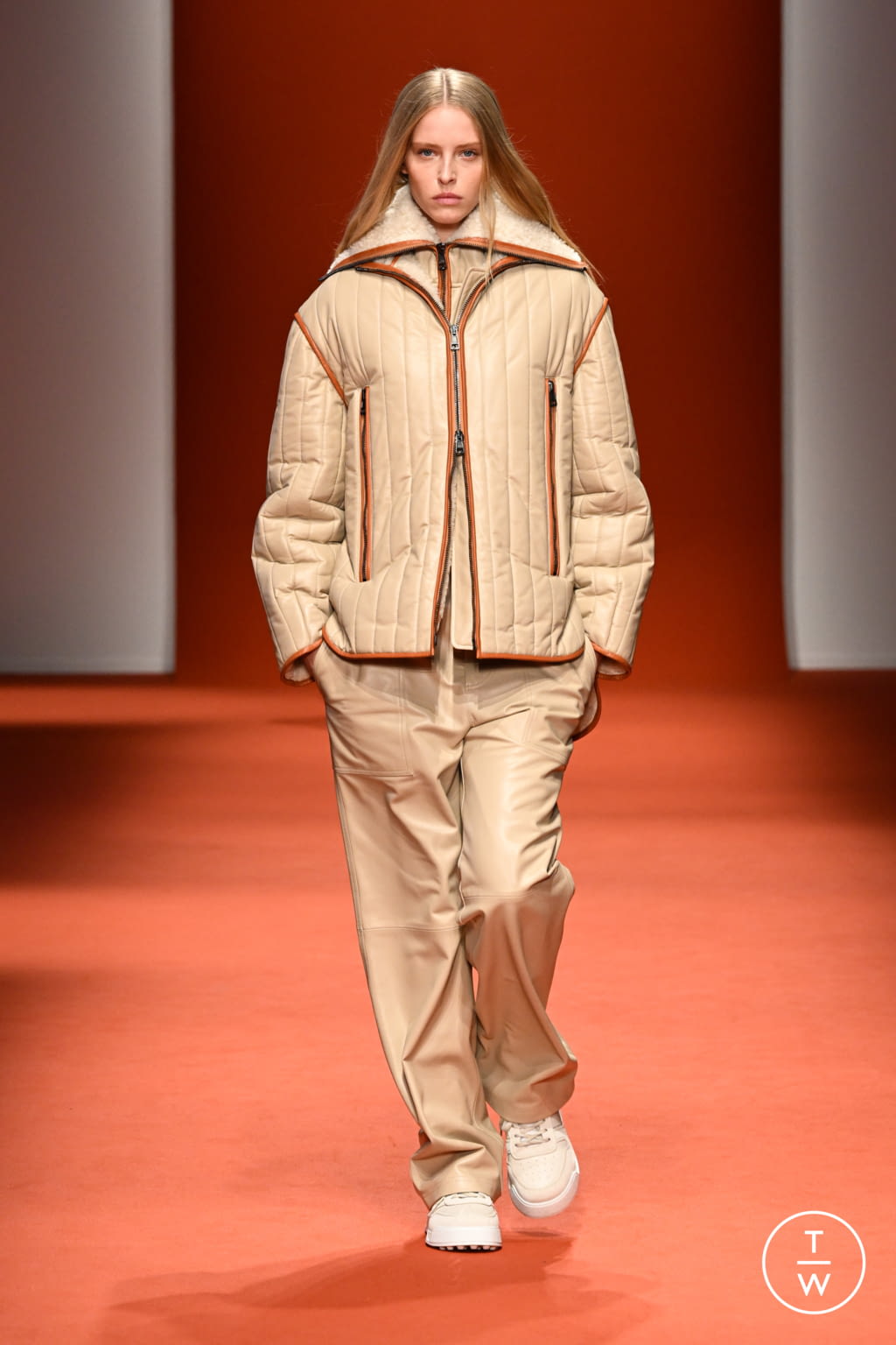 Fashion Week Milan Fall/Winter 2022 look 15 from the Tod's collection womenswear