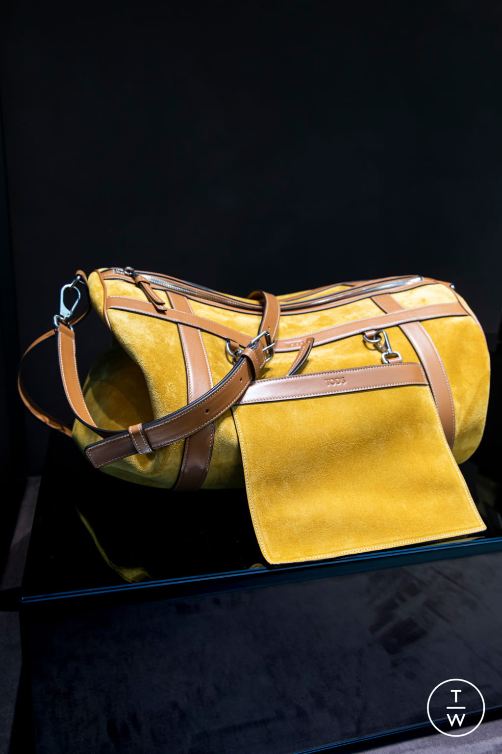 Fashion Week Milan Fall/Winter 2020 look 9 from the Tod's collection 男装配饰