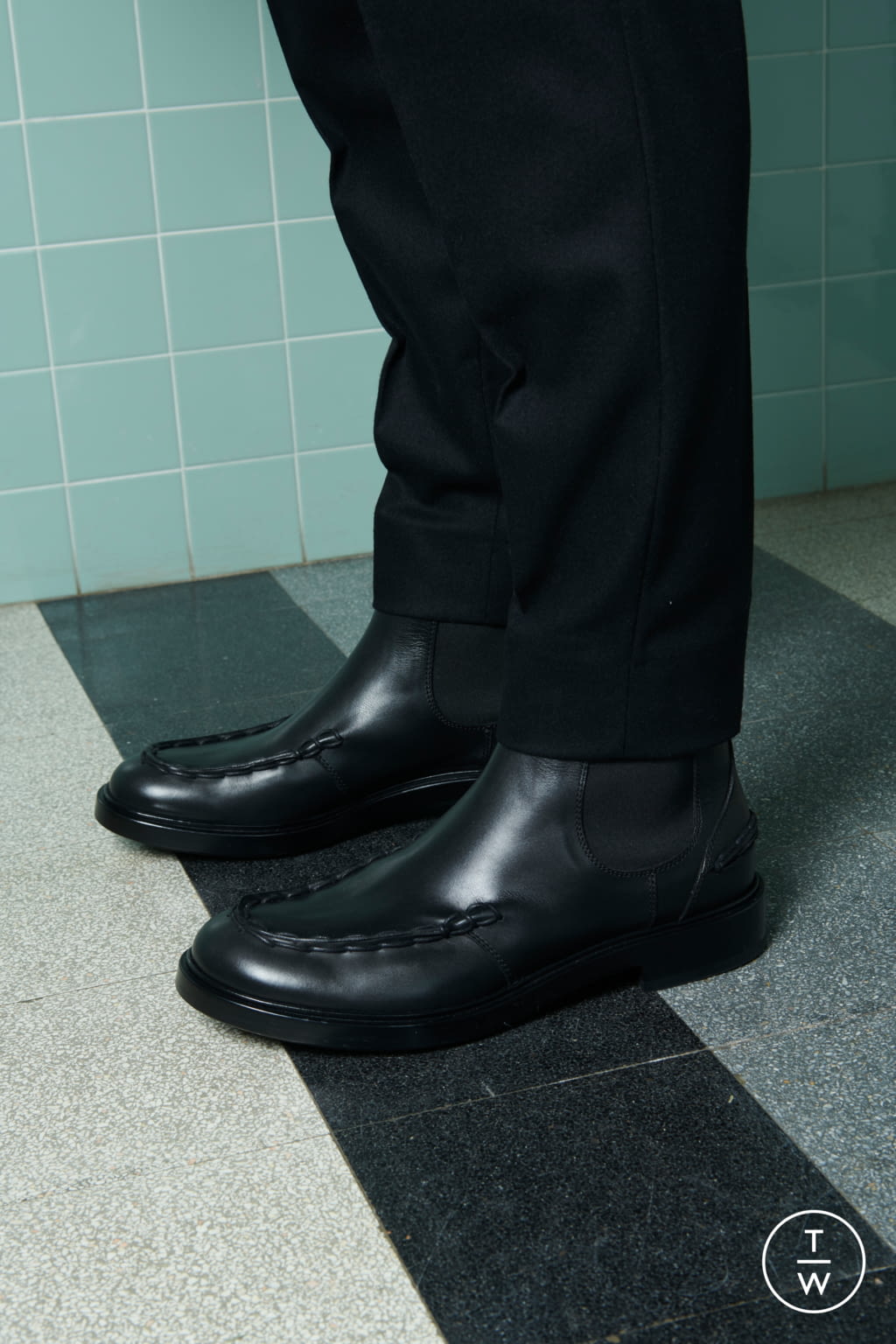 Fashion Week Milan Fall/Winter 2020 look 16 from the Tod's collection menswear accessories