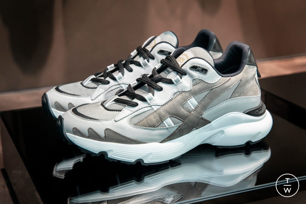 Fashion Week Milan Fall/Winter 2020 look 29 from the Tod's collection menswear accessories